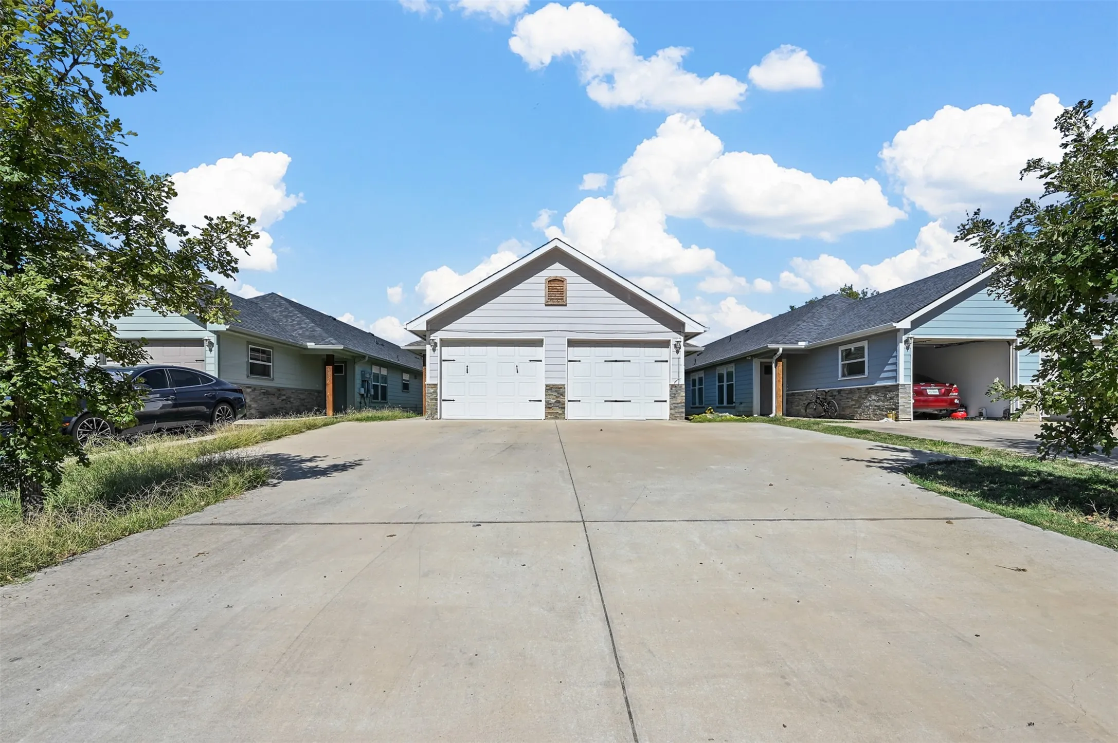 Duplex For Rent in Grayson County , 607 E Carter Street 607, Sherman, Texas 75090, 3 Bedroom, 2 Bathroom, 1 Garage spaces, 1,230 Sqft, built in 2019, mls#21397720, Real Estate Agent in Sherman, Homes For Rent in Grayson county, Homes For Rent in Sherman, Realtor in Sherman Texas, Real Estate Brokerage Independent Realty Texas, Luminita Cordes Realtor