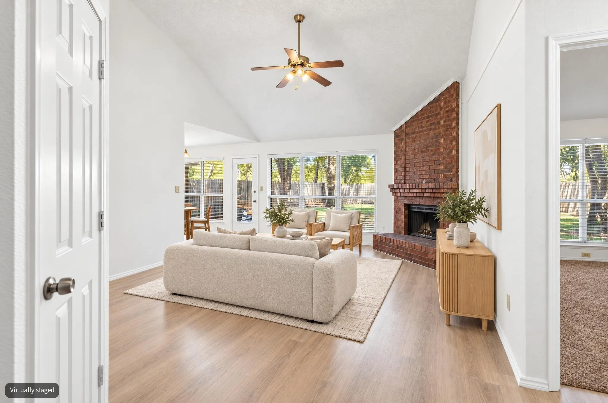 Single Family Residence For Sale in Tarrant County , 1219 Brooklawn Drive, Arlington, Texas 76018, 3 Bedroom, 2 Bathroom, 2 Garage spaces, 1,380 Sqft, built in 1987, mls#21397333, Real Estate Agent in Arlington, Homes For Sale in Tarrant county, Homes For Sale in Arlington, Realtor in Arlington Texas, Real Estate Brokerage Independent Realty Texas, Luminita Cordes Realtor