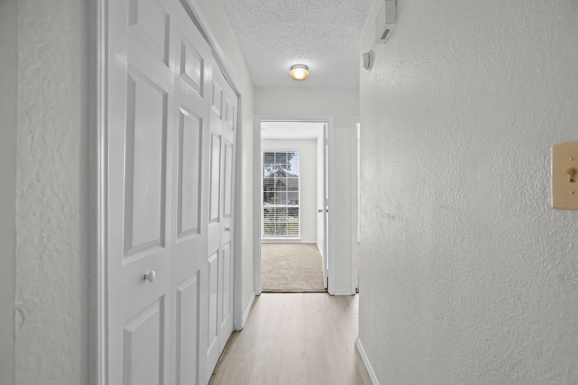 Single Family Residence For Sale in Tarrant County , 1219 Brooklawn Drive, Arlington, Texas 76018, 3 Bedroom, 2 Bathroom, 2 Garage spaces, 1,380 Sqft, built in 1987, mls#21397333, Real Estate Agent in Arlington, Homes For Sale in Tarrant county, Homes For Sale in Arlington, Realtor in Arlington Texas, Real Estate Brokerage Independent Realty Texas, Luminita Cordes Realtor