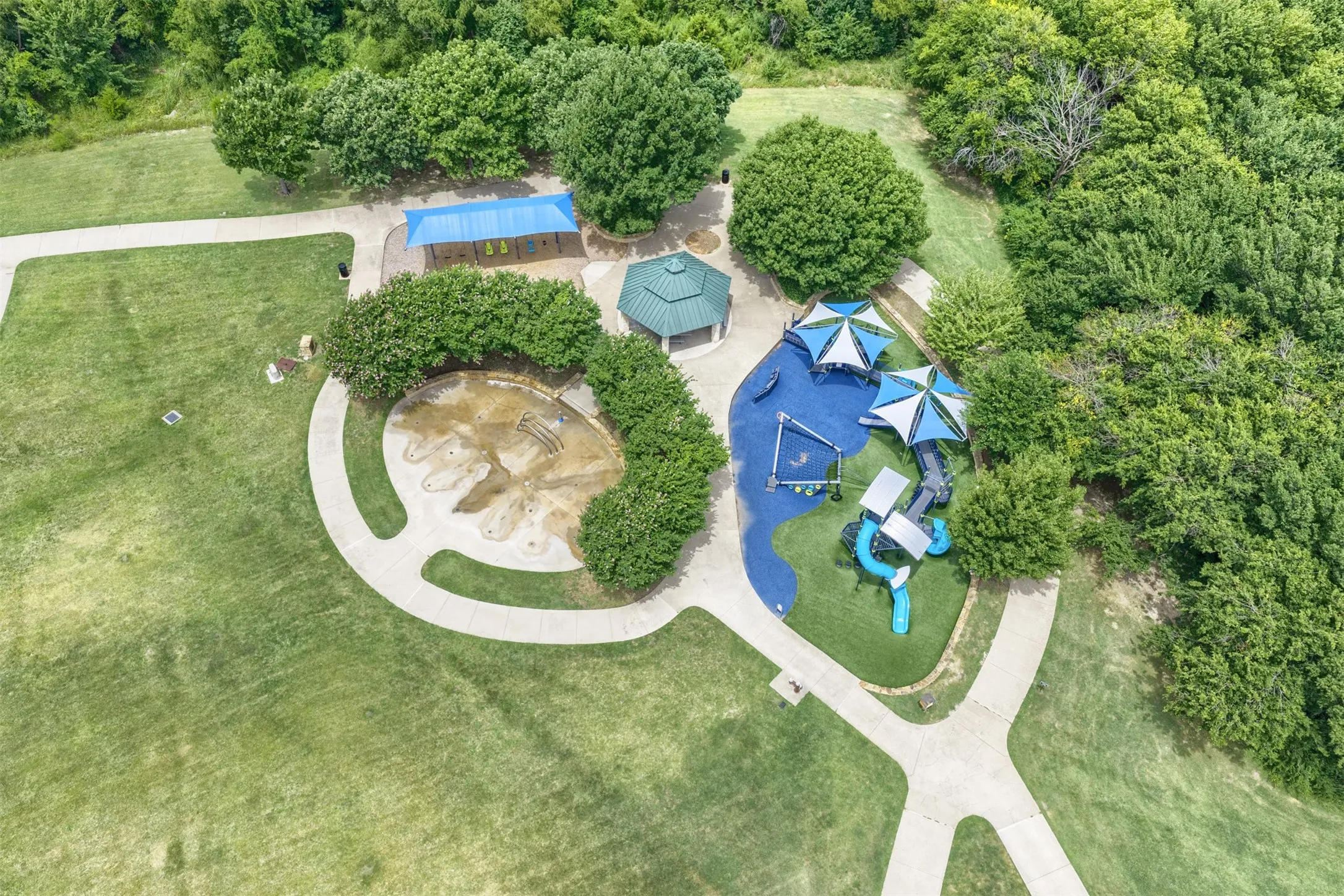 Single Family Residence For Rent in Collin County , 1100 Chesterfield Drive, Mc Kinney, Texas 75071, 3 Bedroom, 3 Bathroom, 2 Garage spaces, 2,176 Sqft, built in 2003, mls#21395516, Real Estate Agent in Mc Kinney, Homes For Rent in Collin county, Homes For Rent in Mc Kinney, Realtor in Mc Kinney Texas, Real Estate Brokerage Independent Realty Texas, Luminita Cordes Realtor