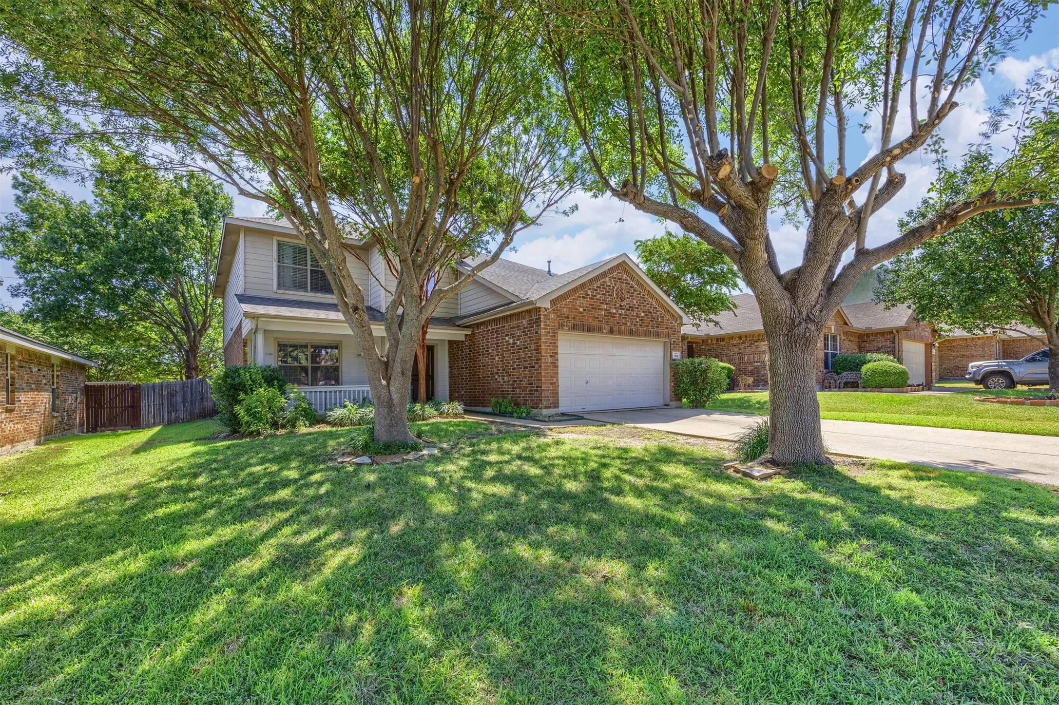 Single Family Residence For Rent in Collin County , 1100 Chesterfield Drive, Mc Kinney, Texas 75071, 3 Bedroom, 3 Bathroom, 2 Garage spaces, 2,176 Sqft, built in 2003, mls#21395516, Real Estate Agent in Mc Kinney, Homes For Rent in Collin county, Homes For Rent in Mc Kinney, Realtor in Mc Kinney Texas, Real Estate Brokerage Independent Realty Texas, Luminita Cordes Realtor