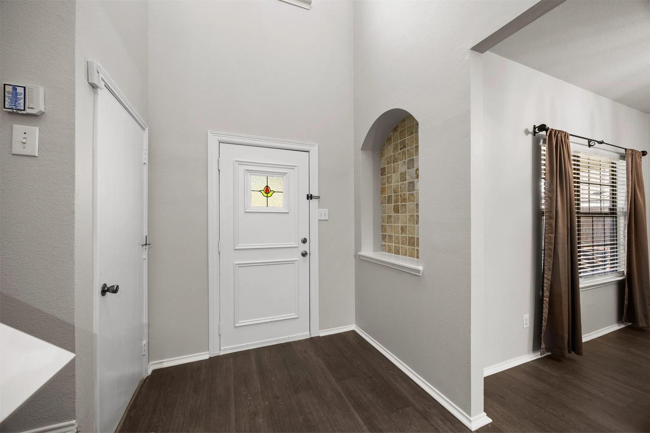 Single Family Residence For Rent in Collin County , 1100 Chesterfield Drive, Mc Kinney, Texas 75071, 3 Bedroom, 3 Bathroom, 2 Garage spaces, 2,176 Sqft, built in 2003, mls#21395516, Real Estate Agent in Mc Kinney, Homes For Rent in Collin county, Homes For Rent in Mc Kinney, Realtor in Mc Kinney Texas, Real Estate Brokerage Independent Realty Texas, Luminita Cordes Realtor
