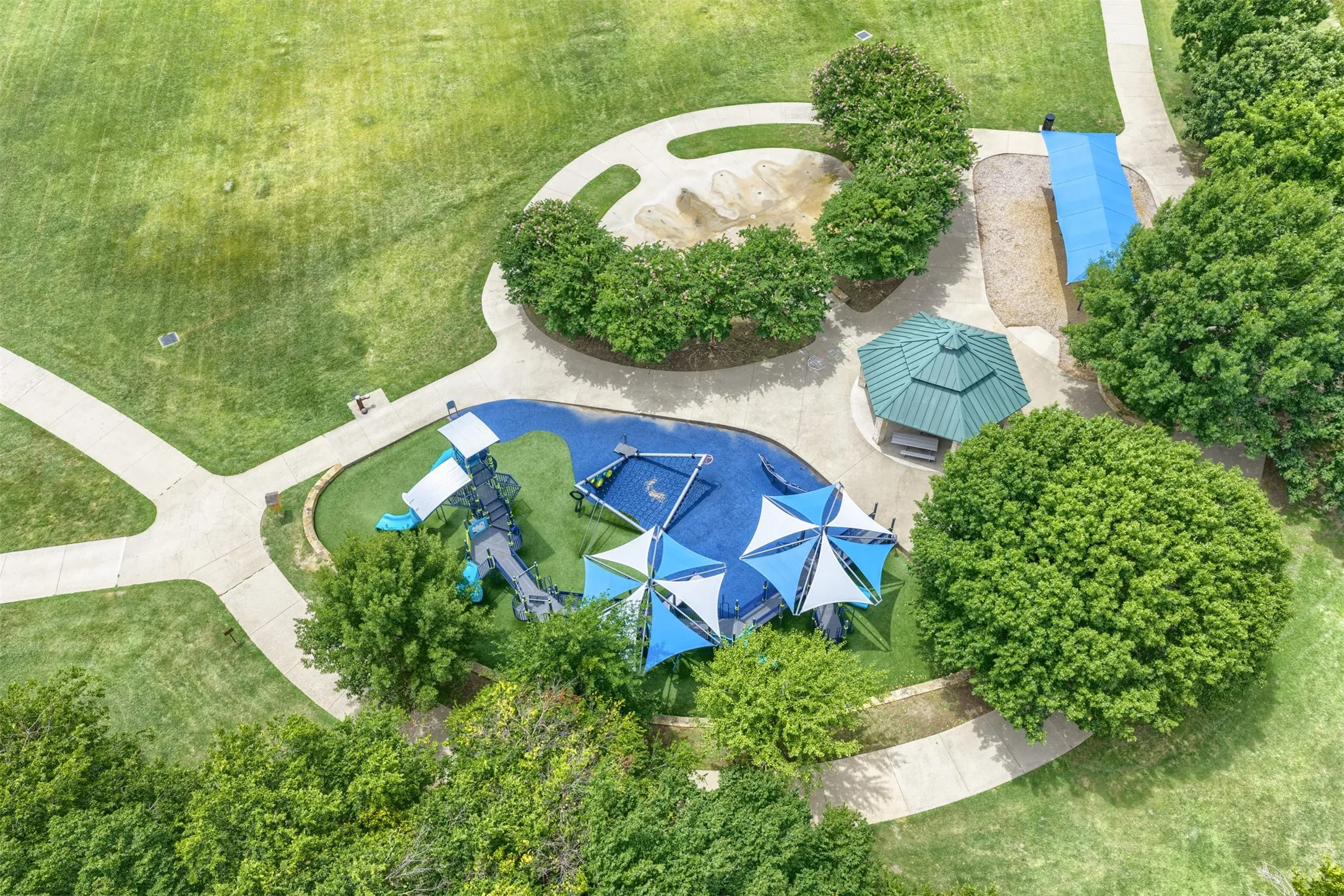 Single Family Residence For Rent in Collin County , 1100 Chesterfield Drive, Mc Kinney, Texas 75071, 3 Bedroom, 3 Bathroom, 2 Garage spaces, 2,176 Sqft, built in 2003, mls#21395516, Real Estate Agent in Mc Kinney, Homes For Rent in Collin county, Homes For Rent in Mc Kinney, Realtor in Mc Kinney Texas, Real Estate Brokerage Independent Realty Texas, Luminita Cordes Realtor