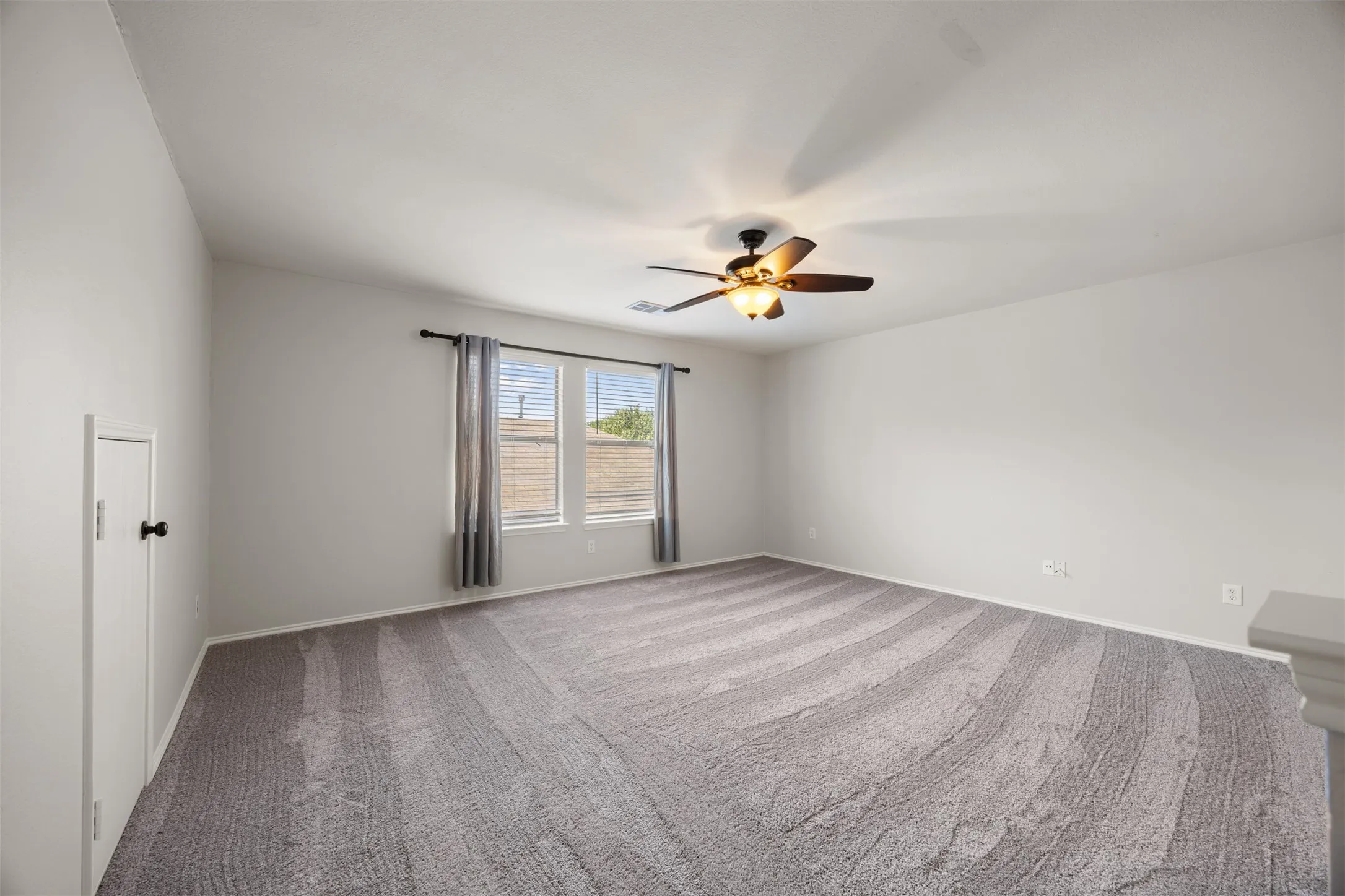 Single Family Residence For Rent in Collin County , 1100 Chesterfield Drive, Mc Kinney, Texas 75071, 3 Bedroom, 3 Bathroom, 2 Garage spaces, 2,176 Sqft, built in 2003, mls#21395516, Real Estate Agent in Mc Kinney, Homes For Rent in Collin county, Homes For Rent in Mc Kinney, Realtor in Mc Kinney Texas, Real Estate Brokerage Independent Realty Texas, Luminita Cordes Realtor
