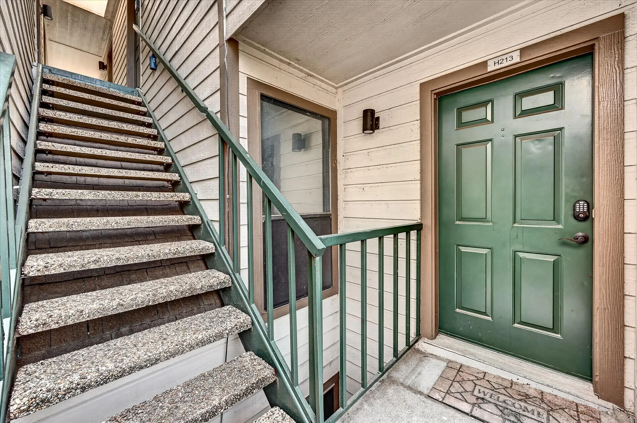 Condominium For Sale in Tarrant County , 2311 Balsam Drive H213, Arlington, Texas 76006, 1 Bedroom, 1 Bathroom, Garage spaces, 774 Sqft, built in 1981, mls#21397725, Real Estate Agent in Arlington, Homes For Sale in Tarrant county, Homes For Sale in Arlington, Realtor in Arlington Texas, Real Estate Brokerage Independent Realty Texas, Luminita Cordes Realtor