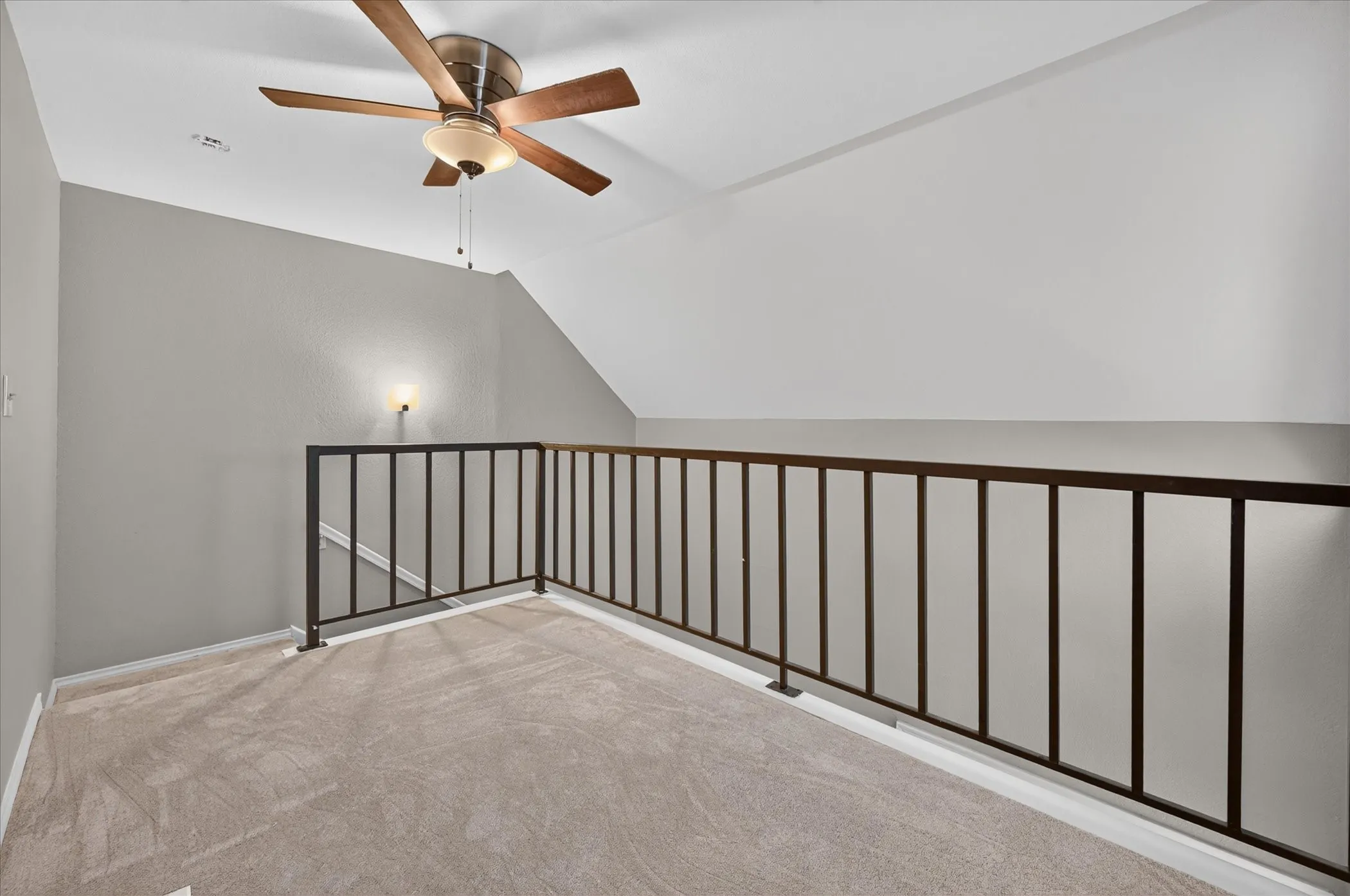 Condominium For Sale in Tarrant County , 2311 Balsam Drive H213, Arlington, Texas 76006, 1 Bedroom, 1 Bathroom, Garage spaces, 774 Sqft, built in 1981, mls#21397725, Real Estate Agent in Arlington, Homes For Sale in Tarrant county, Homes For Sale in Arlington, Realtor in Arlington Texas, Real Estate Brokerage Independent Realty Texas, Luminita Cordes Realtor