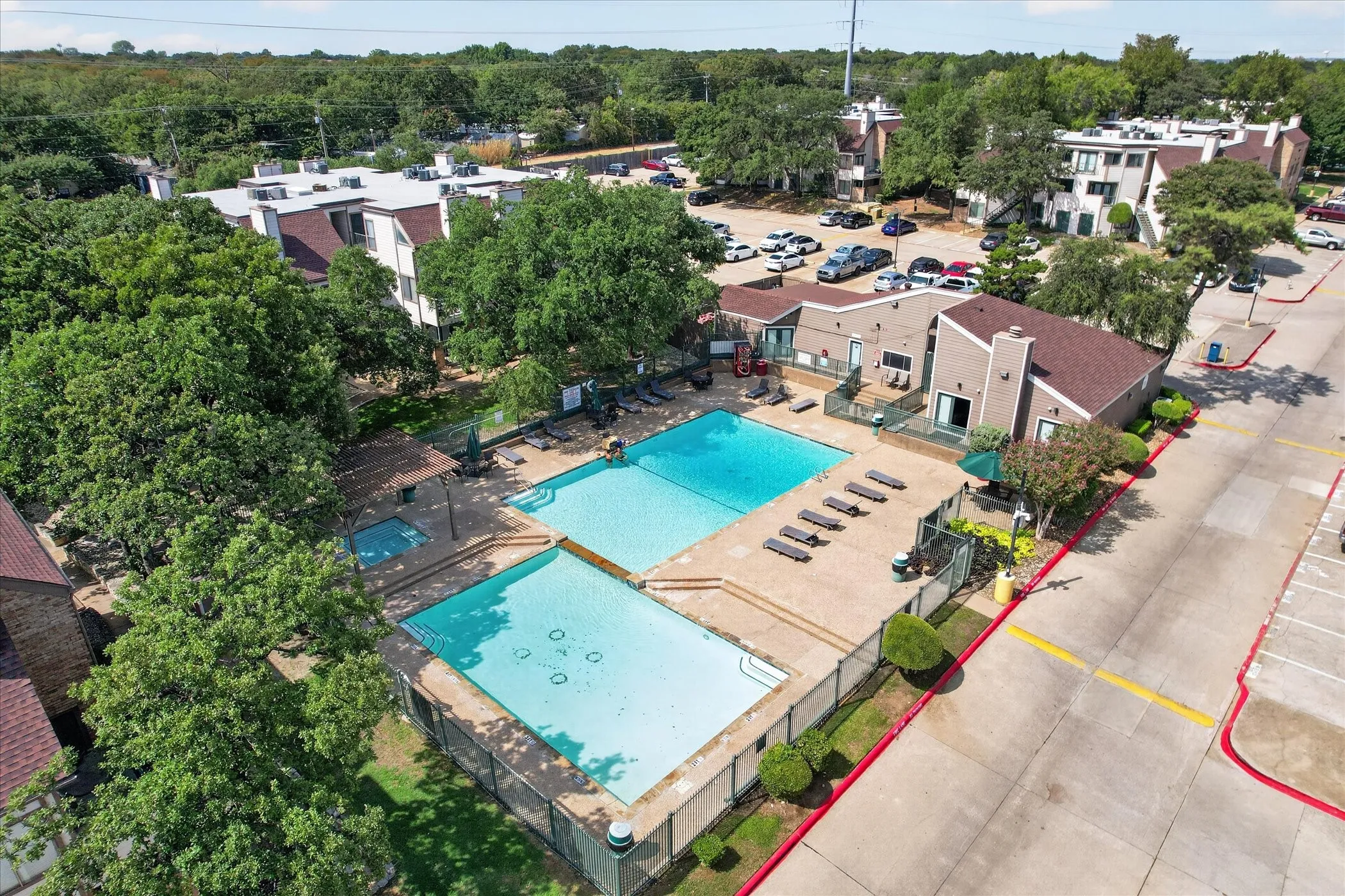 Condominium For Sale in Tarrant County , 2311 Balsam Drive H213, Arlington, Texas 76006, 1 Bedroom, 1 Bathroom, Garage spaces, 774 Sqft, built in 1981, mls#21397725, Real Estate Agent in Arlington, Homes For Sale in Tarrant county, Homes For Sale in Arlington, Realtor in Arlington Texas, Real Estate Brokerage Independent Realty Texas, Luminita Cordes Realtor