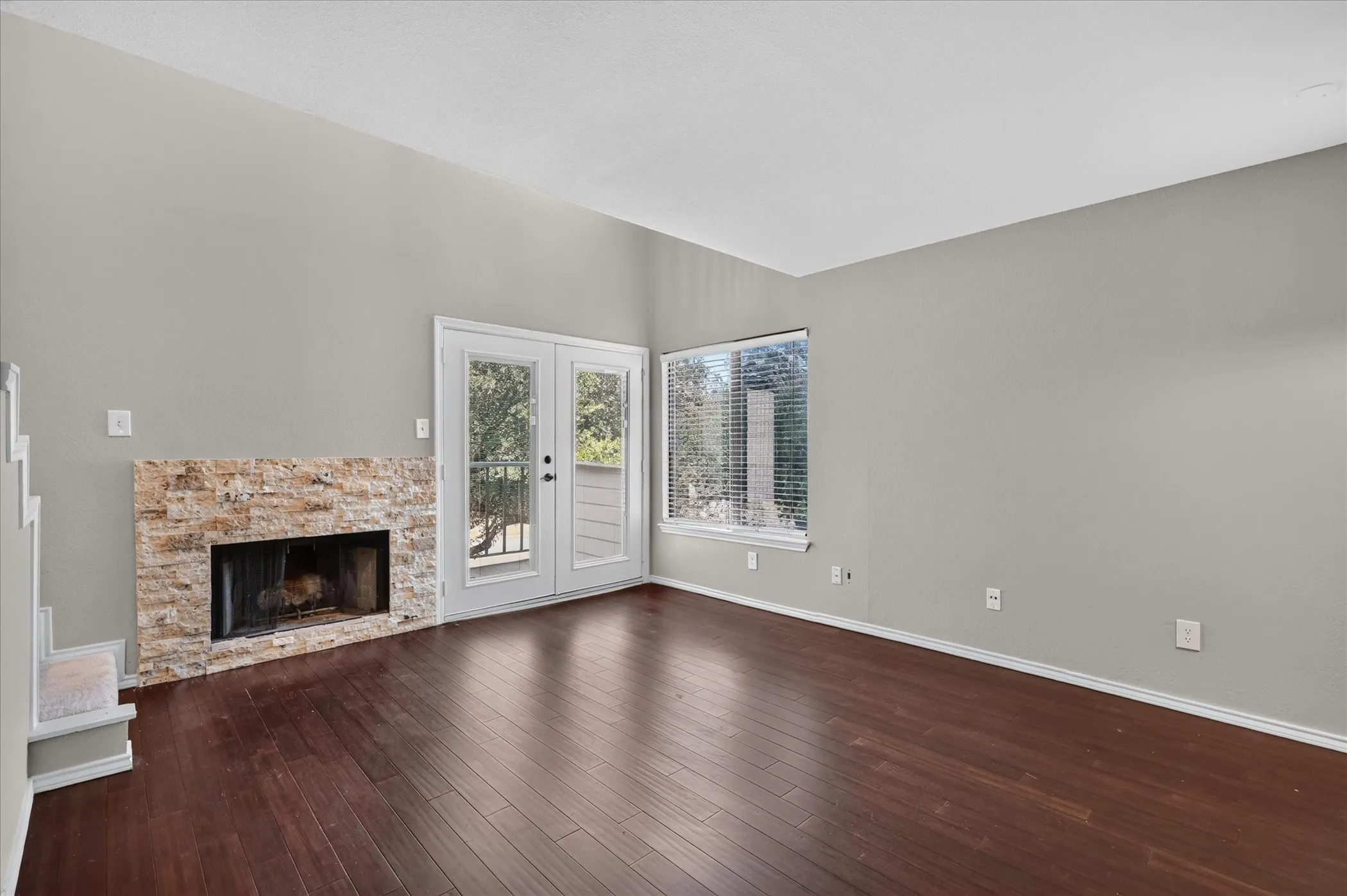 Condominium For Sale in Tarrant County , 2311 Balsam Drive H213, Arlington, Texas 76006, 1 Bedroom, 1 Bathroom, Garage spaces, 774 Sqft, built in 1981, mls#21397725, Real Estate Agent in Arlington, Homes For Sale in Tarrant county, Homes For Sale in Arlington, Realtor in Arlington Texas, Real Estate Brokerage Independent Realty Texas, Luminita Cordes Realtor