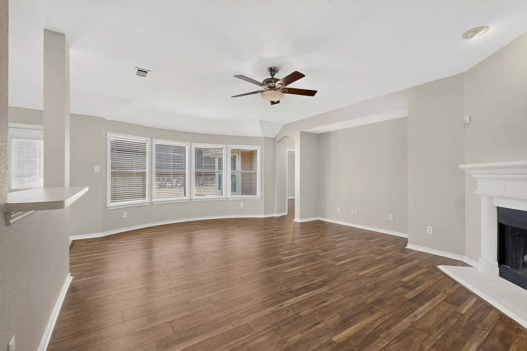 Single Family Residence For Sale in Collin County , 1214 Lake Trail Court, Wylie, Texas 75098, 4 Bedroom, 2 Bathroom, 2 Garage spaces, 2,018 Sqft, built in 2004, mls#21397736, Real Estate Agent in Wylie, Homes For Sale in Collin county, Homes For Sale in Wylie, Realtor in Wylie Texas, Real Estate Brokerage Independent Realty Texas, Luminita Cordes Realtor
