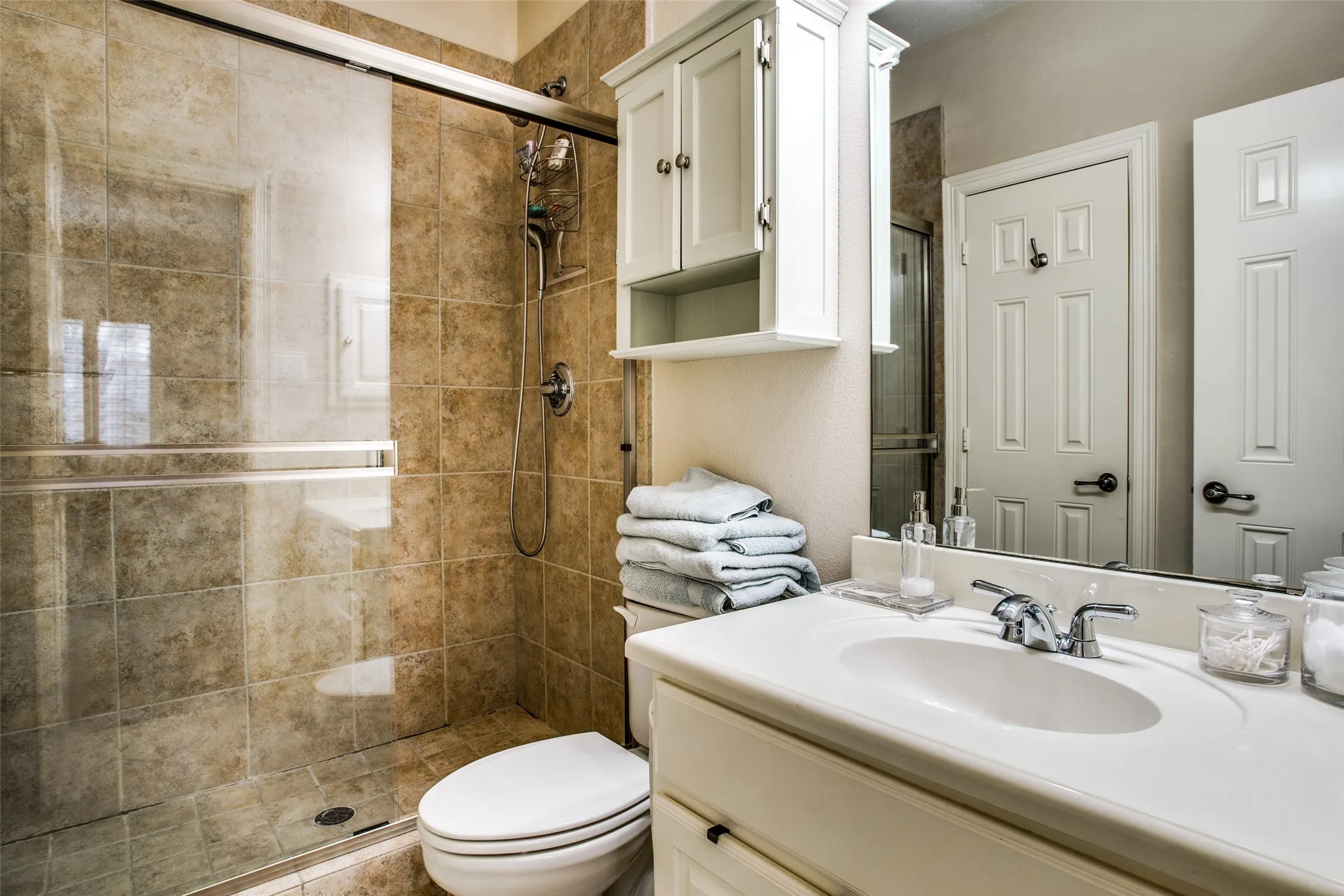 Condominium For Rent in Dallas County , 3610 Gillespie Street 11, Dallas, Texas 75219, 3 Bedroom, 4 Bathroom, 2 Garage spaces, 2,356 Sqft, built in 2004, mls#21397738, Real Estate Agent in Dallas, Homes For Rent in Dallas county, Homes For Rent in Dallas, Realtor in Dallas Texas, Real Estate Brokerage Independent Realty Texas, Luminita Cordes Realtor