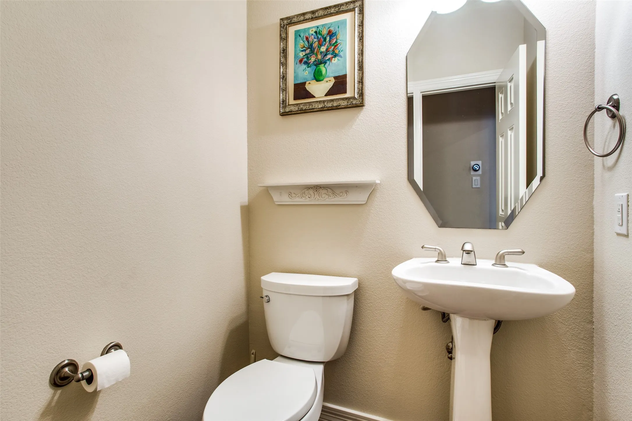Condominium For Rent in Dallas County , 3610 Gillespie Street 11, Dallas, Texas 75219, 3 Bedroom, 4 Bathroom, 2 Garage spaces, 2,356 Sqft, built in 2004, mls#21397738, Real Estate Agent in Dallas, Homes For Rent in Dallas county, Homes For Rent in Dallas, Realtor in Dallas Texas, Real Estate Brokerage Independent Realty Texas, Luminita Cordes Realtor