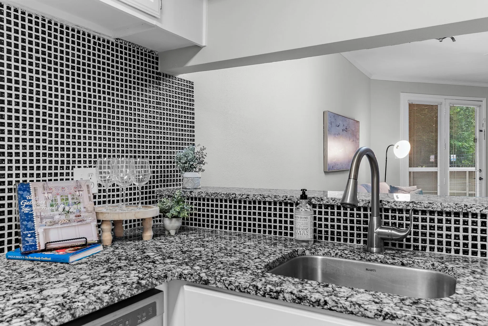 Condominium For Rent in Dallas County , 8545 Midpark Road 51, Dallas, Texas 75240, 1 Bedroom, 1 Bathroom, Garage spaces, 703 Sqft, built in 1982, mls#21395581, Real Estate Agent in Dallas, Homes For Rent in Dallas county, Homes For Rent in Dallas, Realtor in Dallas Texas, Real Estate Brokerage Independent Realty Texas, Luminita Cordes Realtor
