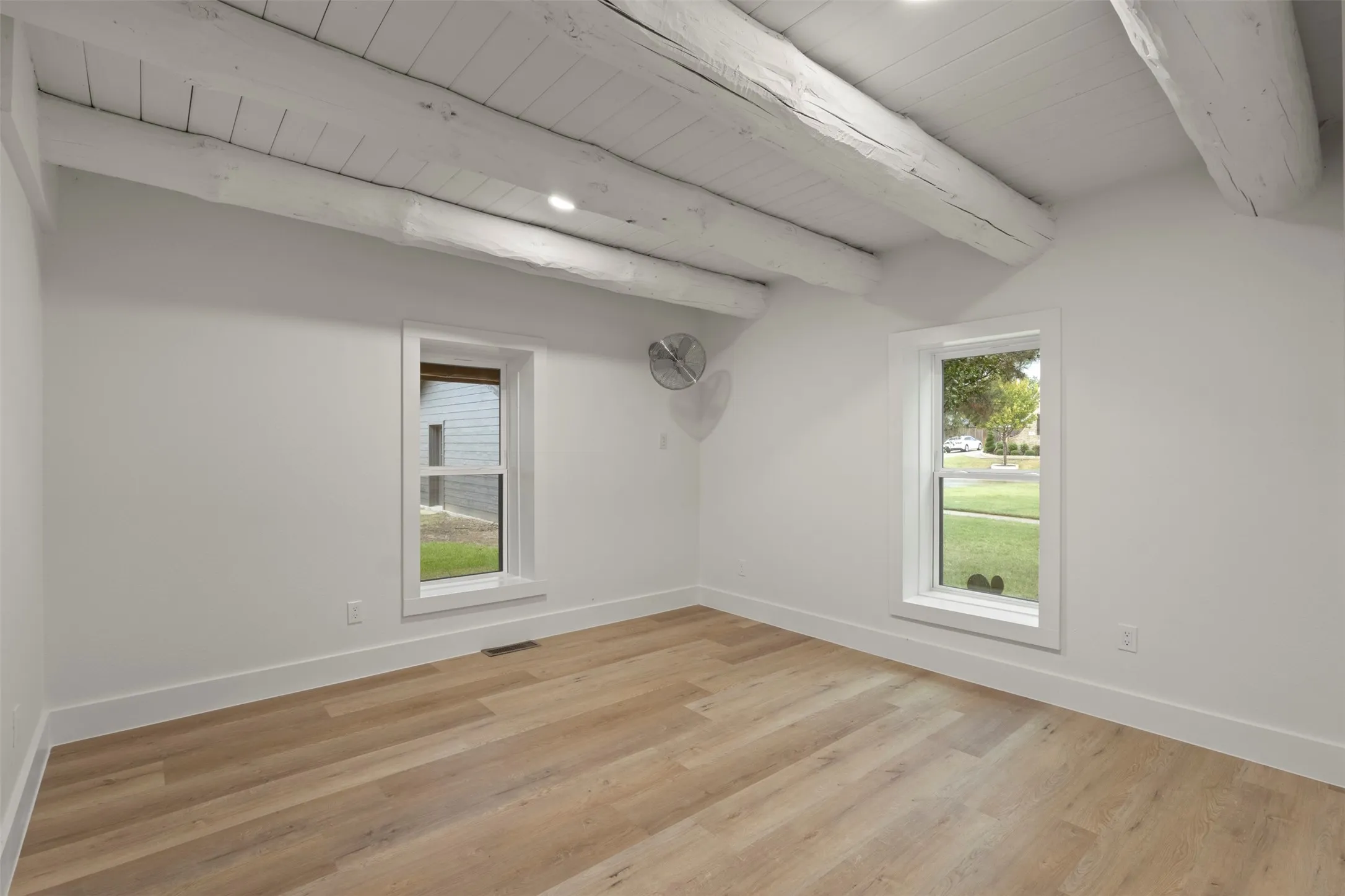 Single Family Residence For Sale in Denton County , 313 Pimlico Drive, Hickory Creek, Texas 75065, 4 Bedroom, 2 Bathroom, 2 Garage spaces, 2,827 Sqft, built in 1980, mls#21397745, Real Estate Agent in Hickory Creek, Homes For Sale in Denton county, Homes For Sale in Hickory Creek, Realtor in Hickory Creek Texas, Real Estate Brokerage Independent Realty Texas, Luminita Cordes Realtor