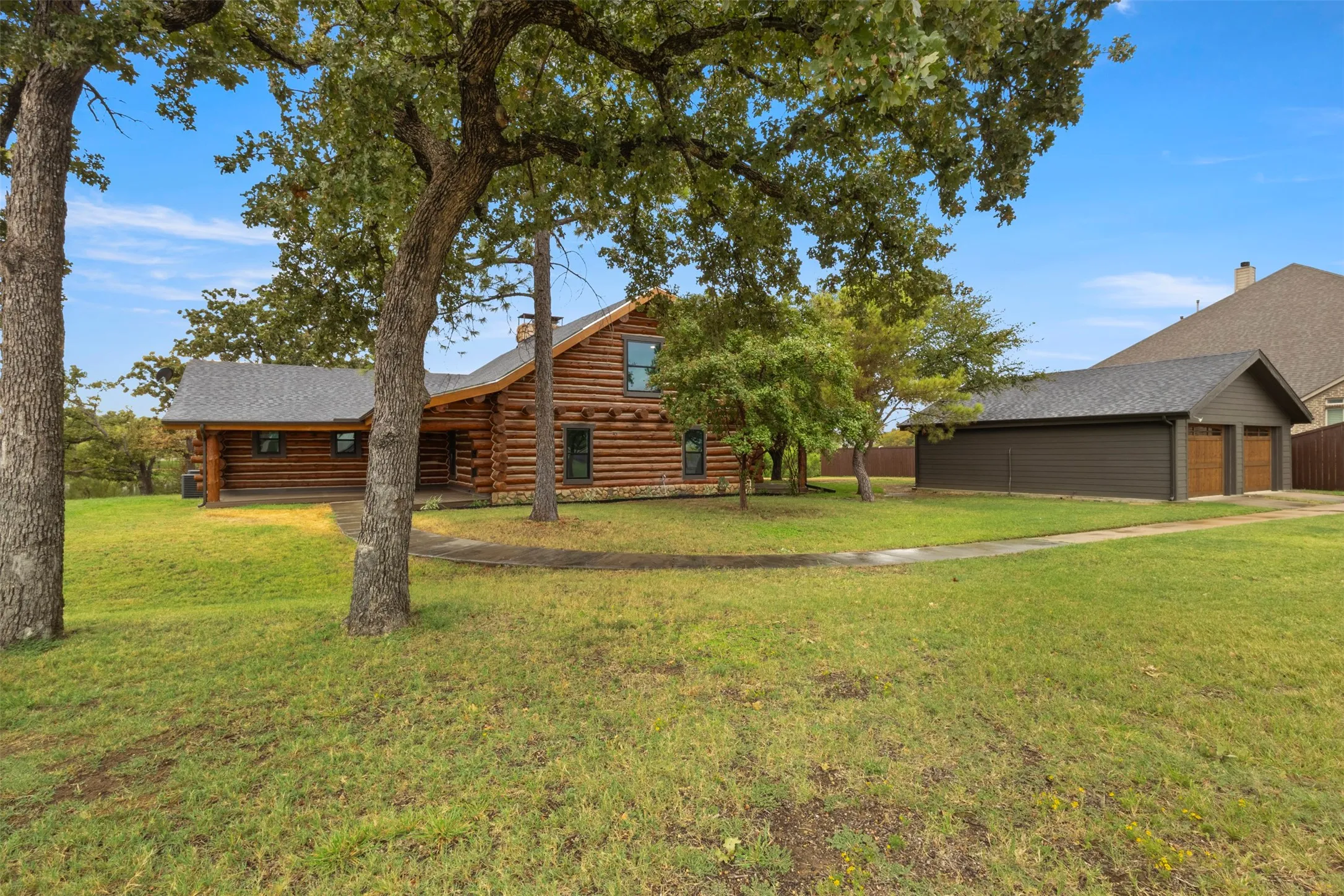 Single Family Residence For Sale in Denton County , 313 Pimlico Drive, Hickory Creek, Texas 75065, 4 Bedroom, 2 Bathroom, 2 Garage spaces, 2,827 Sqft, built in 1980, mls#21397745, Real Estate Agent in Hickory Creek, Homes For Sale in Denton county, Homes For Sale in Hickory Creek, Realtor in Hickory Creek Texas, Real Estate Brokerage Independent Realty Texas, Luminita Cordes Realtor
