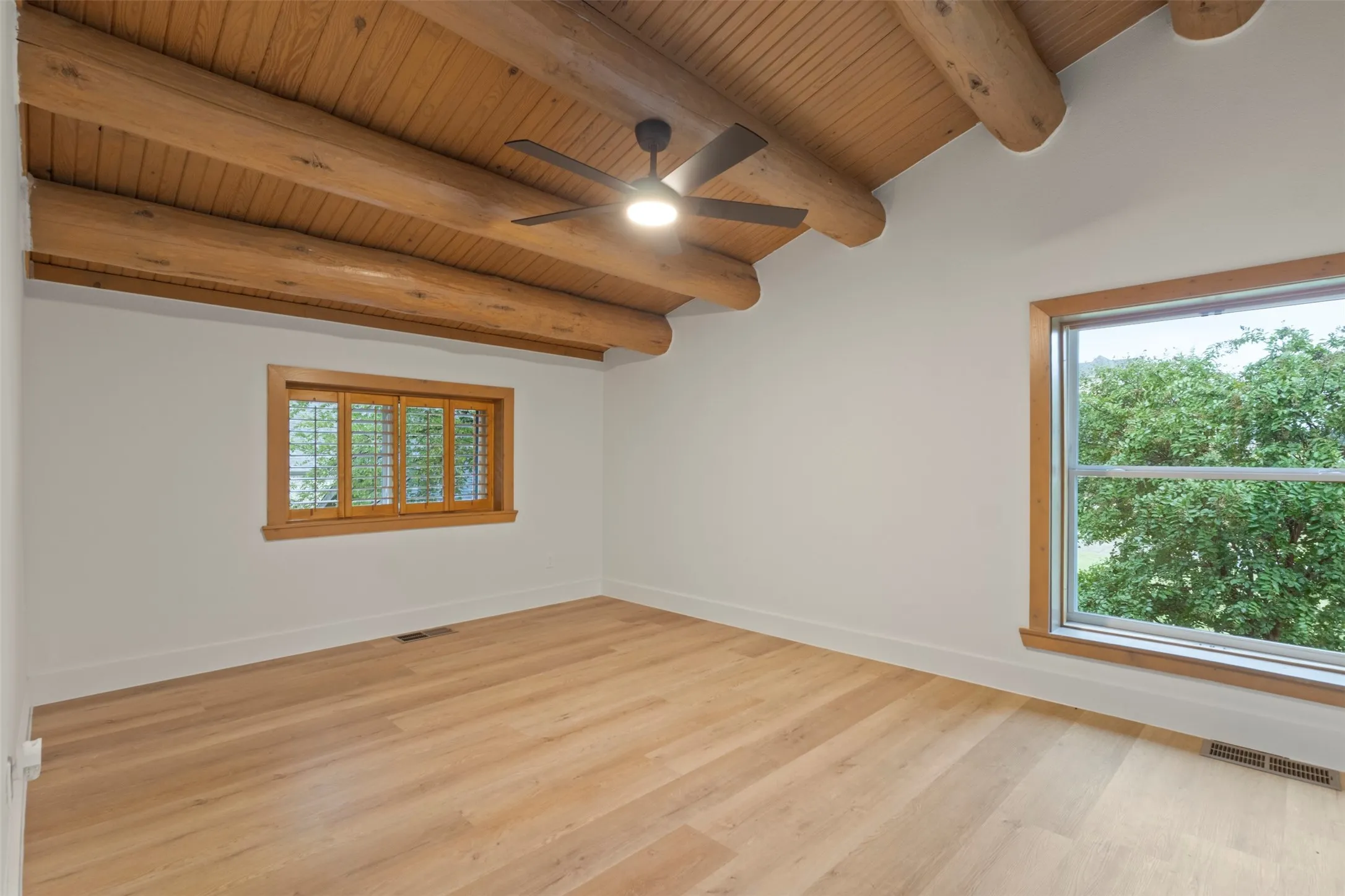Single Family Residence For Sale in Denton County , 313 Pimlico Drive, Hickory Creek, Texas 75065, 4 Bedroom, 2 Bathroom, 2 Garage spaces, 2,827 Sqft, built in 1980, mls#21397745, Real Estate Agent in Hickory Creek, Homes For Sale in Denton county, Homes For Sale in Hickory Creek, Realtor in Hickory Creek Texas, Real Estate Brokerage Independent Realty Texas, Luminita Cordes Realtor