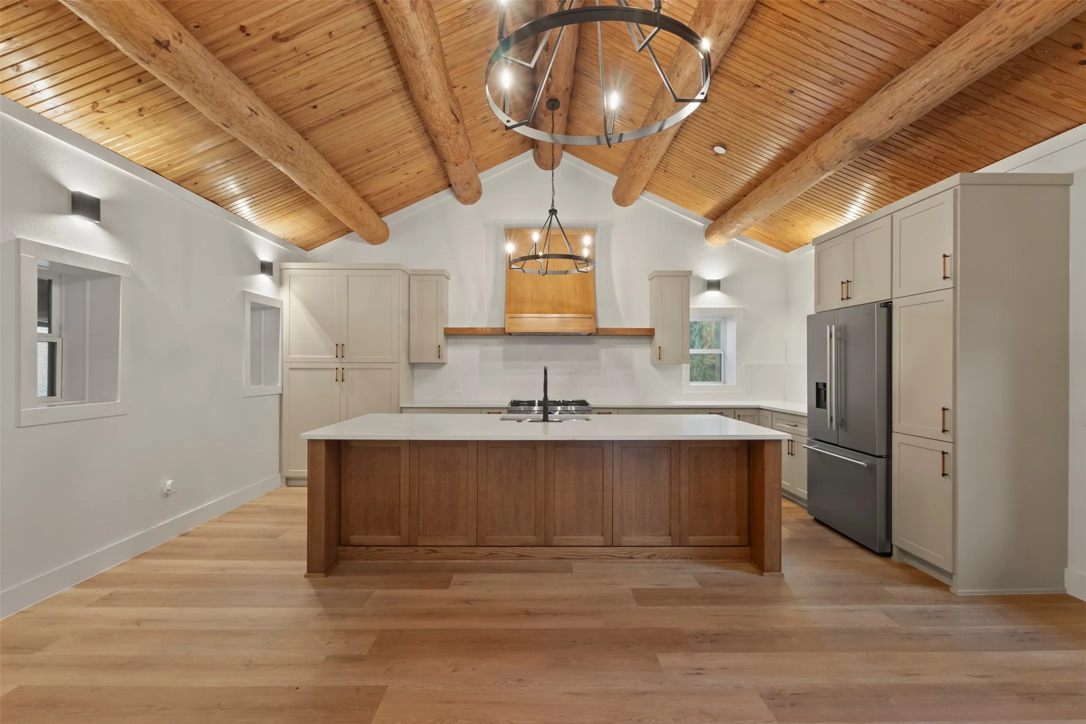 Single Family Residence For Sale in Denton County , 313 Pimlico Drive, Hickory Creek, Texas 75065, 4 Bedroom, 2 Bathroom, 2 Garage spaces, 2,827 Sqft, built in 1980, mls#21397745, Real Estate Agent in Hickory Creek, Homes For Sale in Denton county, Homes For Sale in Hickory Creek, Realtor in Hickory Creek Texas, Real Estate Brokerage Independent Realty Texas, Luminita Cordes Realtor