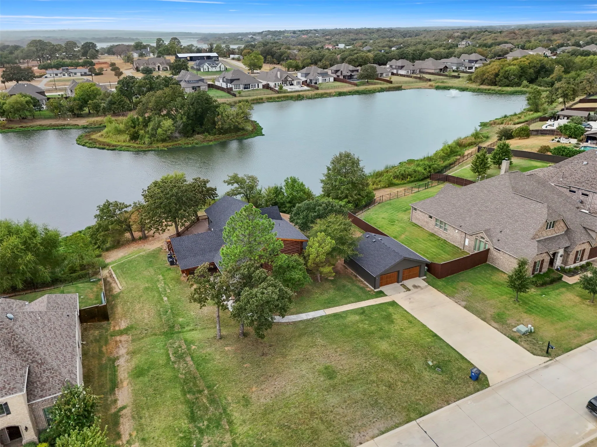 Single Family Residence For Sale in Denton County , 313 Pimlico Drive, Hickory Creek, Texas 75065, 4 Bedroom, 2 Bathroom, 2 Garage spaces, 2,827 Sqft, built in 1980, mls#21397745, Real Estate Agent in Hickory Creek, Homes For Sale in Denton county, Homes For Sale in Hickory Creek, Realtor in Hickory Creek Texas, Real Estate Brokerage Independent Realty Texas, Luminita Cordes Realtor