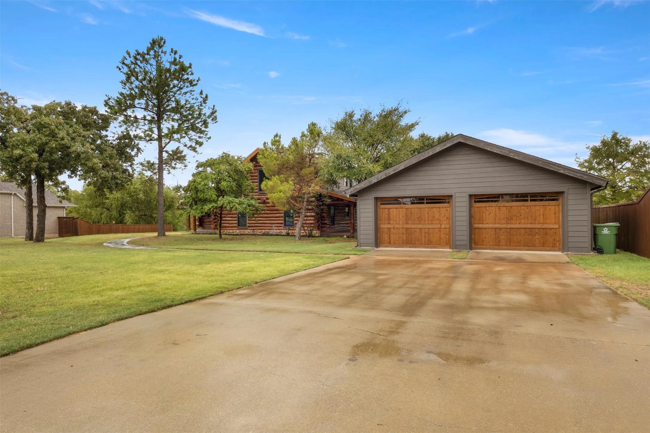 Single Family Residence For Sale in Denton County , 313 Pimlico Drive, Hickory Creek, Texas 75065, 4 Bedroom, 2 Bathroom, 2 Garage spaces, 2,827 Sqft, built in 1980, mls#21397745, Real Estate Agent in Hickory Creek, Homes For Sale in Denton county, Homes For Sale in Hickory Creek, Realtor in Hickory Creek Texas, Real Estate Brokerage Independent Realty Texas, Luminita Cordes Realtor
