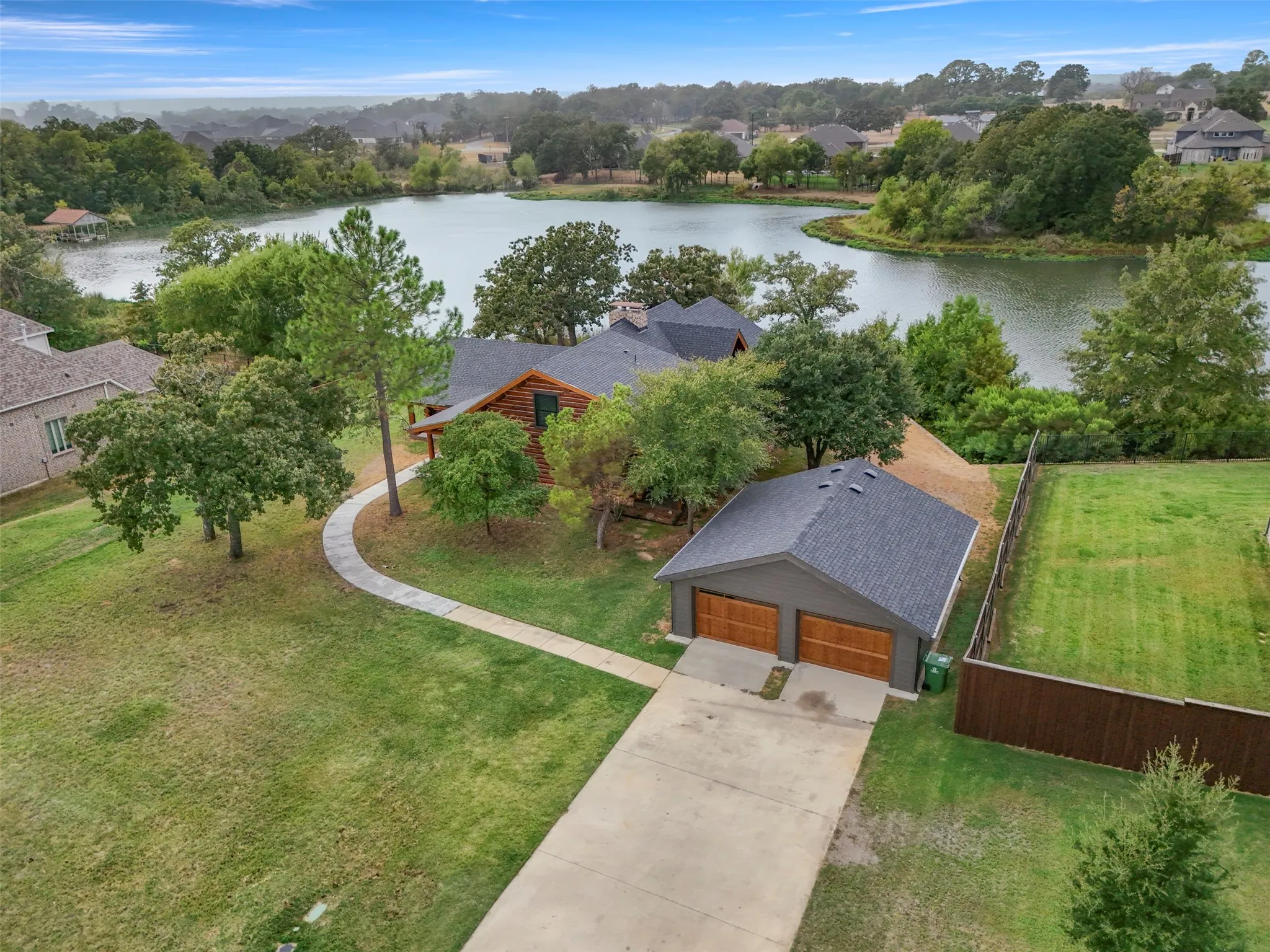 Single Family Residence For Sale in Denton County , 313 Pimlico Drive, Hickory Creek, Texas 75065, 4 Bedroom, 2 Bathroom, 2 Garage spaces, 2,827 Sqft, built in 1980, mls#21397745, Real Estate Agent in Hickory Creek, Homes For Sale in Denton county, Homes For Sale in Hickory Creek, Realtor in Hickory Creek Texas, Real Estate Brokerage Independent Realty Texas, Luminita Cordes Realtor