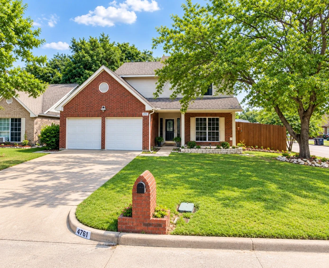 Single Family Residence For Rent in Tarrant County , 4761 Waterway Drive N, Fort Worth, Texas 76137, 3 Bedroom, 3 Bathroom, 2 Garage spaces, 1,800 Sqft, built in 1987, mls#21372252, Real Estate Agent in Fort Worth, Homes For Rent in Tarrant county, Homes For Rent in Fort Worth, Realtor in Fort Worth Texas, Real Estate Brokerage Independent Realty Texas, Luminita Cordes Realtor