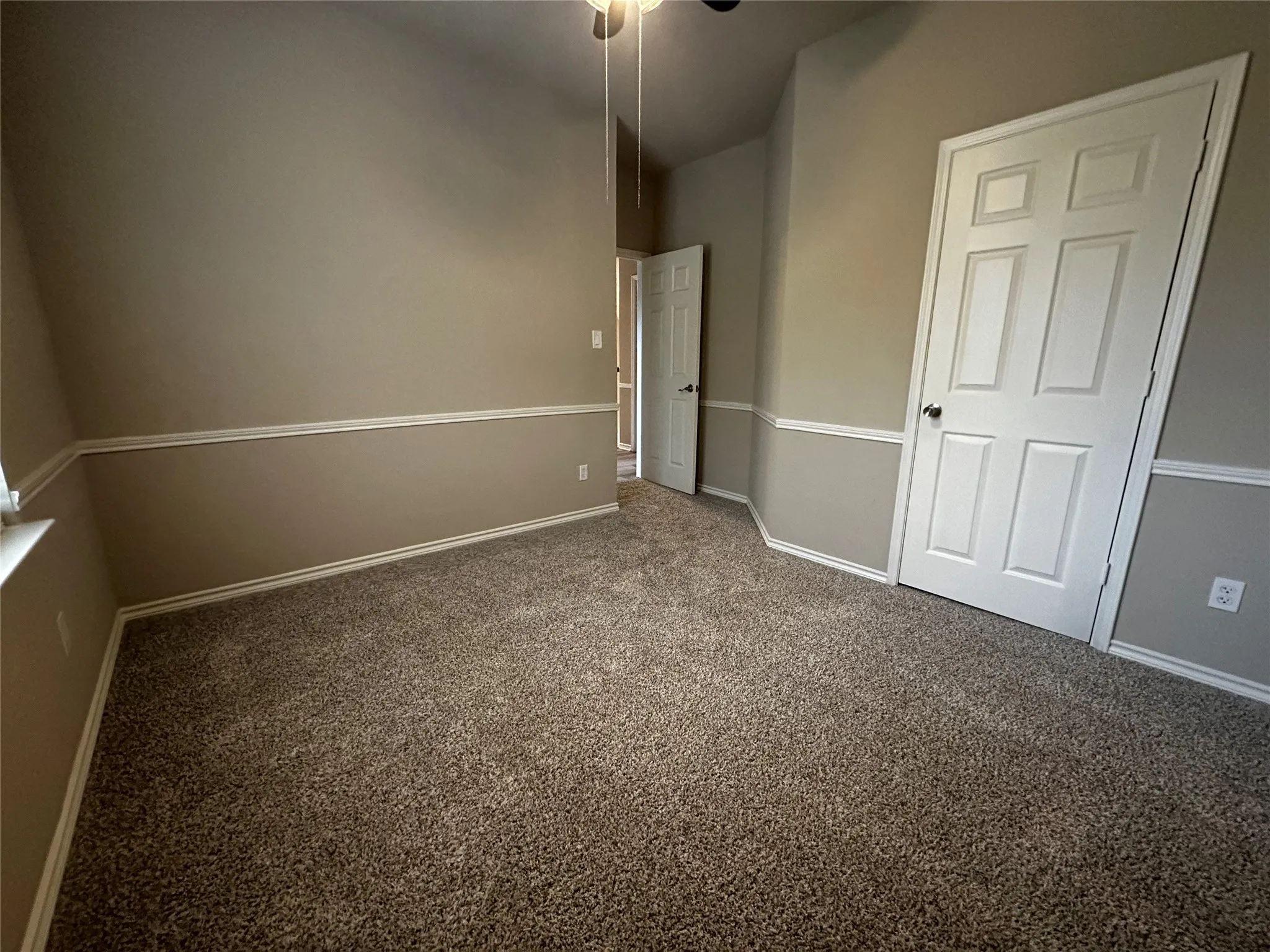 Single Family Residence For Rent in Tarrant County , 4761 Waterway Drive N, Fort Worth, Texas 76137, 3 Bedroom, 3 Bathroom, 2 Garage spaces, 1,800 Sqft, built in 1987, mls#21372252, Real Estate Agent in Fort Worth, Homes For Rent in Tarrant county, Homes For Rent in Fort Worth, Realtor in Fort Worth Texas, Real Estate Brokerage Independent Realty Texas, Luminita Cordes Realtor