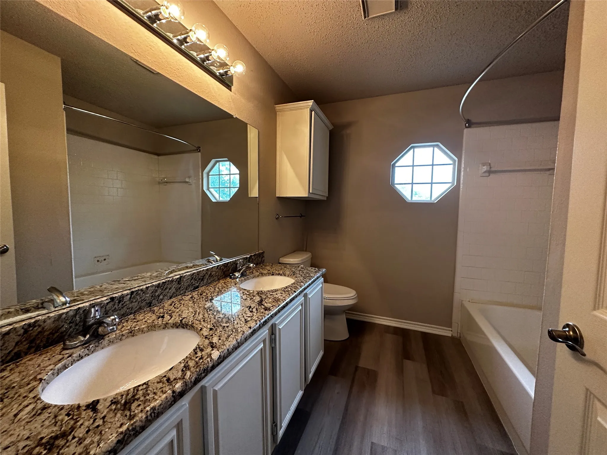 Single Family Residence For Rent in Tarrant County , 4761 Waterway Drive N, Fort Worth, Texas 76137, 3 Bedroom, 3 Bathroom, 2 Garage spaces, 1,800 Sqft, built in 1987, mls#21372252, Real Estate Agent in Fort Worth, Homes For Rent in Tarrant county, Homes For Rent in Fort Worth, Realtor in Fort Worth Texas, Real Estate Brokerage Independent Realty Texas, Luminita Cordes Realtor