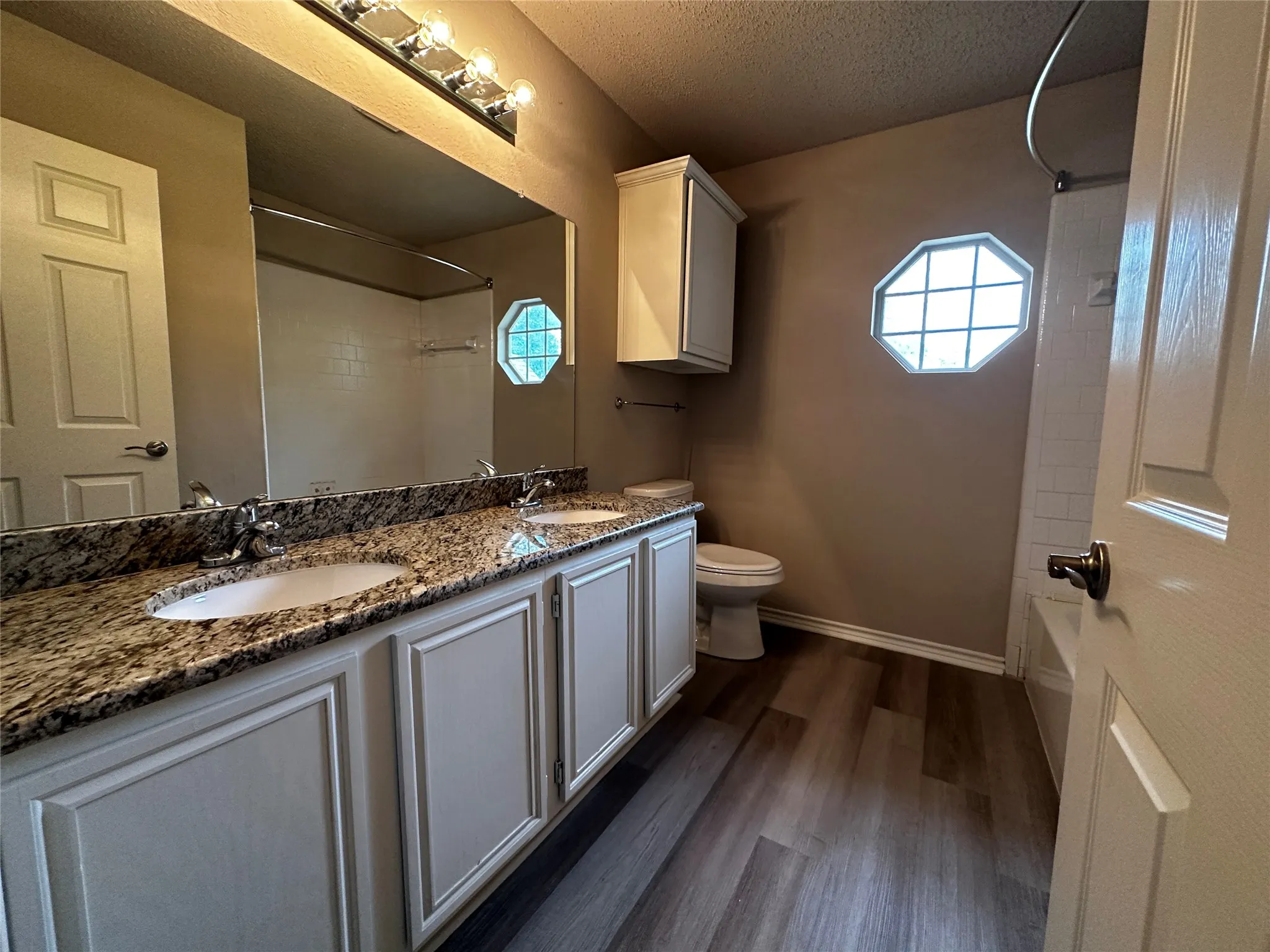 Single Family Residence For Rent in Tarrant County , 4761 Waterway Drive N, Fort Worth, Texas 76137, 3 Bedroom, 3 Bathroom, 2 Garage spaces, 1,800 Sqft, built in 1987, mls#21372252, Real Estate Agent in Fort Worth, Homes For Rent in Tarrant county, Homes For Rent in Fort Worth, Realtor in Fort Worth Texas, Real Estate Brokerage Independent Realty Texas, Luminita Cordes Realtor