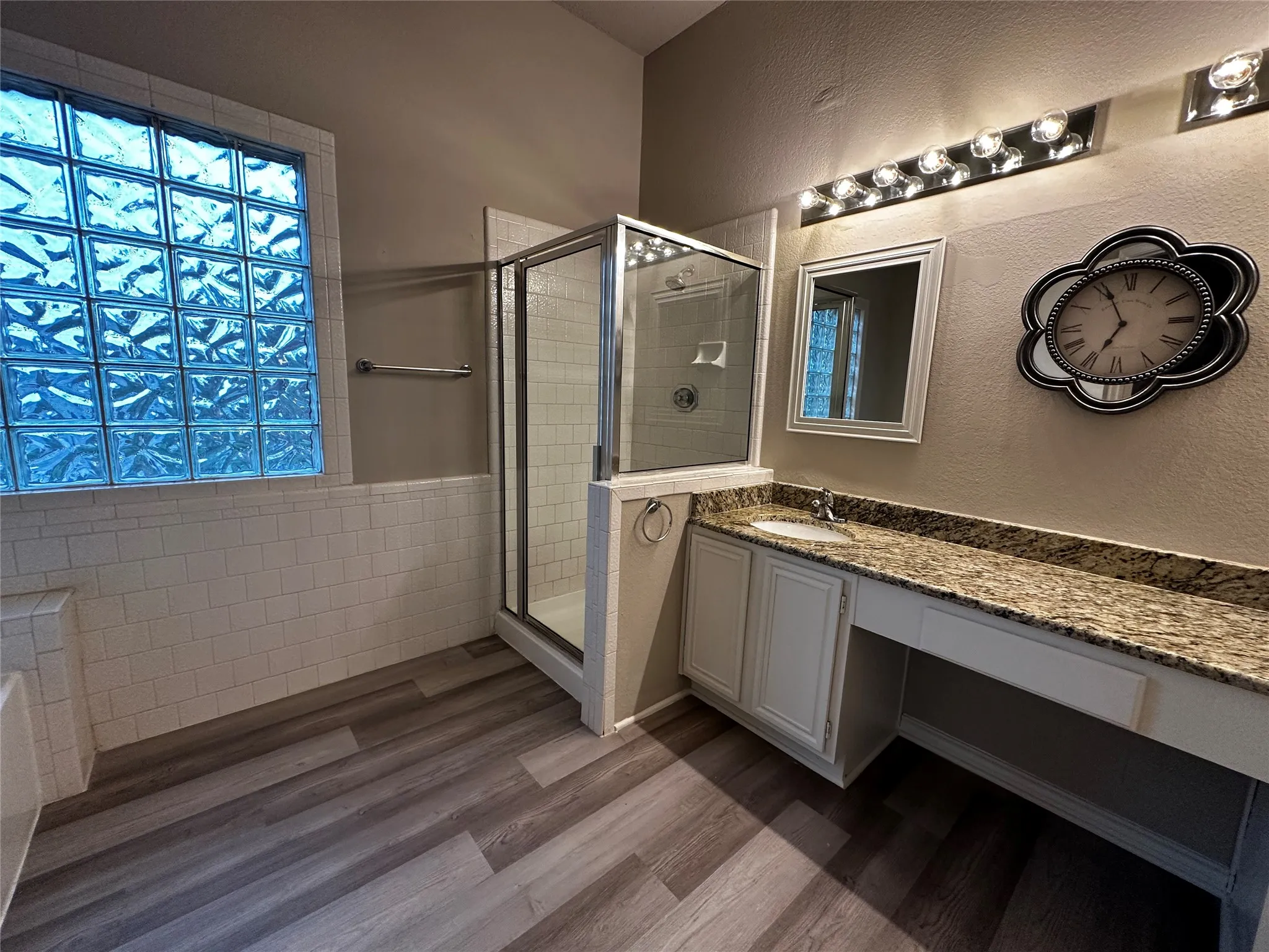 Single Family Residence For Rent in Tarrant County , 4761 Waterway Drive N, Fort Worth, Texas 76137, 3 Bedroom, 3 Bathroom, 2 Garage spaces, 1,800 Sqft, built in 1987, mls#21372252, Real Estate Agent in Fort Worth, Homes For Rent in Tarrant county, Homes For Rent in Fort Worth, Realtor in Fort Worth Texas, Real Estate Brokerage Independent Realty Texas, Luminita Cordes Realtor