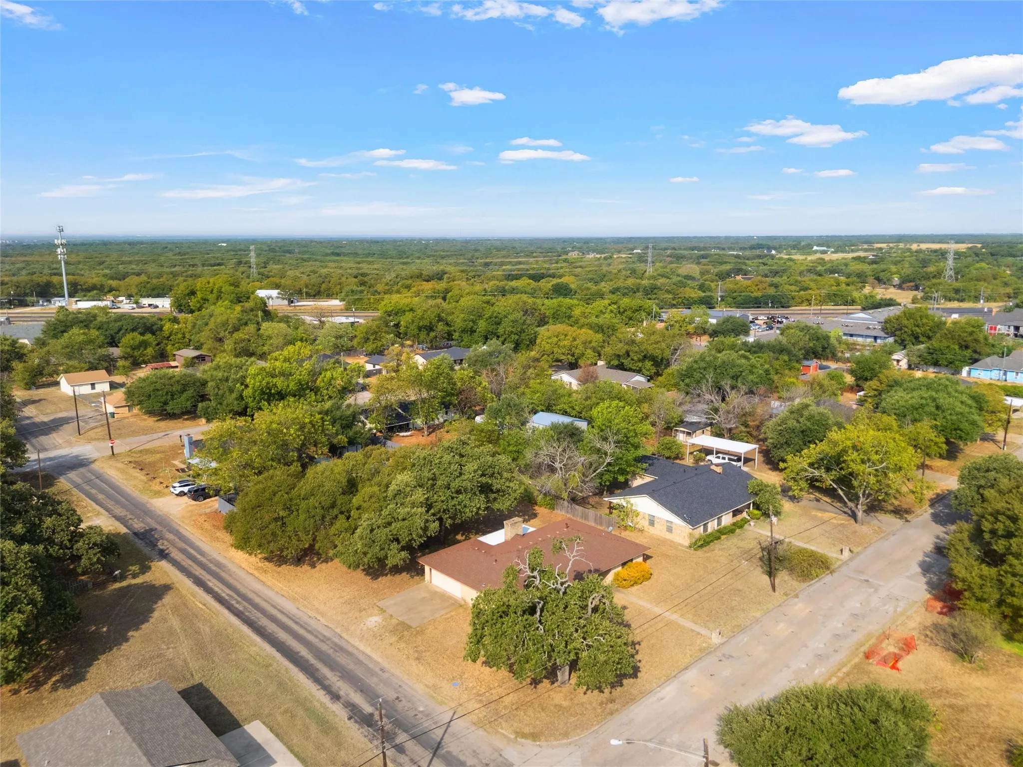Single Family Residence For Sale in Mc Lennan County , 400 N Walnut Street, Waco, Texas 76705, 3 Bedroom, 2 Bathroom, 2 Garage spaces, 1,656 Sqft, built in 1978, mls#21394905, Real Estate Agent in Waco, Homes For Sale in Mc Lennan county, Homes For Sale in Waco, Realtor in Waco Texas, Real Estate Brokerage Independent Realty Texas, Luminita Cordes Realtor