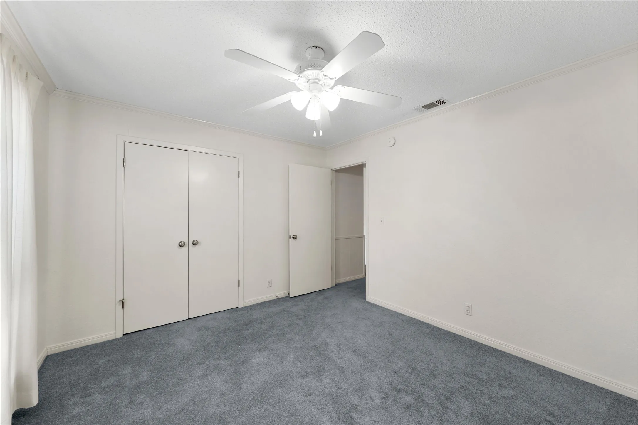 Single Family Residence For Sale in Mc Lennan County , 400 N Walnut Street, Waco, Texas 76705, 3 Bedroom, 2 Bathroom, 2 Garage spaces, 1,656 Sqft, built in 1978, mls#21394905, Real Estate Agent in Waco, Homes For Sale in Mc Lennan county, Homes For Sale in Waco, Realtor in Waco Texas, Real Estate Brokerage Independent Realty Texas, Luminita Cordes Realtor