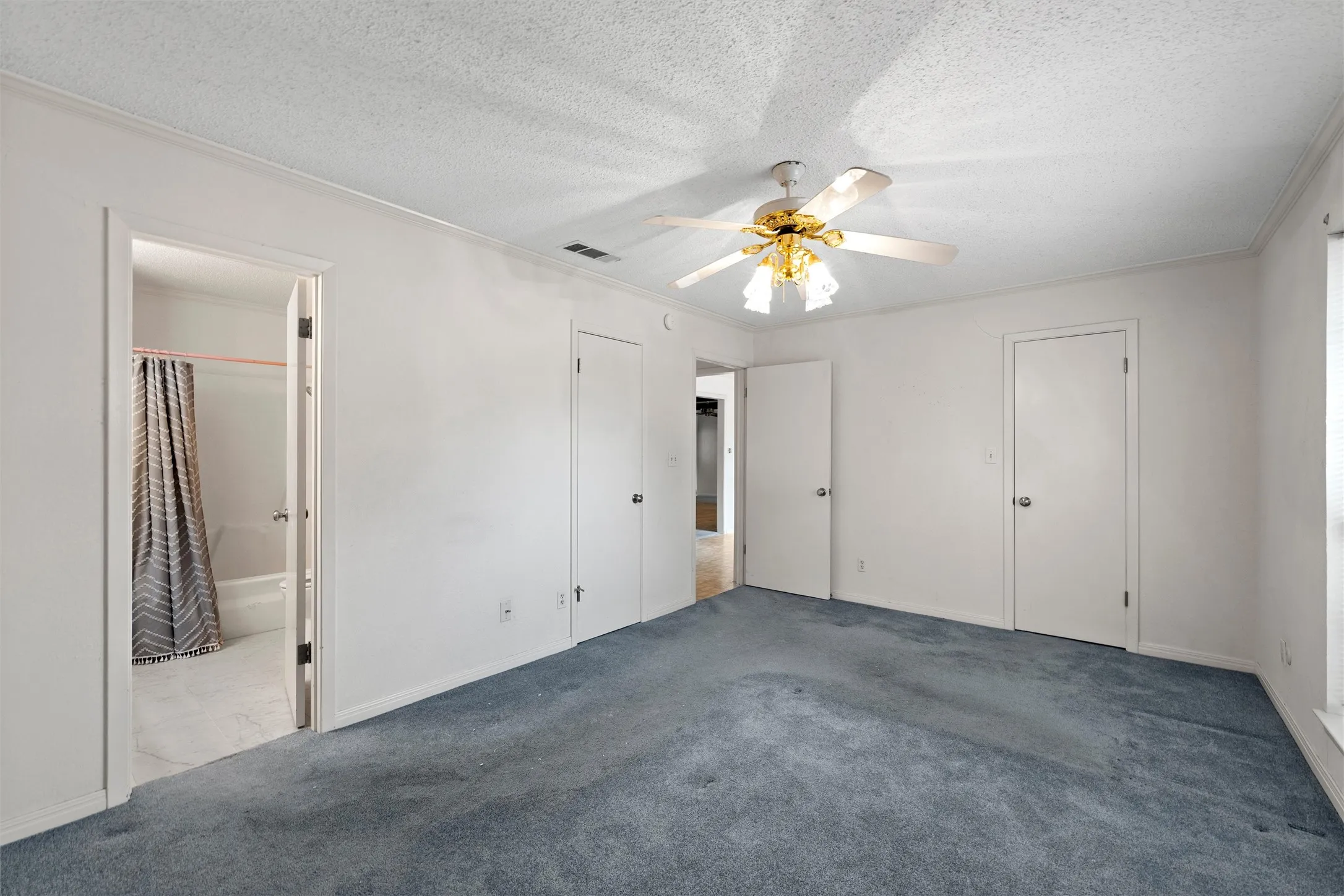 Single Family Residence For Sale in Mc Lennan County , 400 N Walnut Street, Waco, Texas 76705, 3 Bedroom, 2 Bathroom, 2 Garage spaces, 1,656 Sqft, built in 1978, mls#21394905, Real Estate Agent in Waco, Homes For Sale in Mc Lennan county, Homes For Sale in Waco, Realtor in Waco Texas, Real Estate Brokerage Independent Realty Texas, Luminita Cordes Realtor