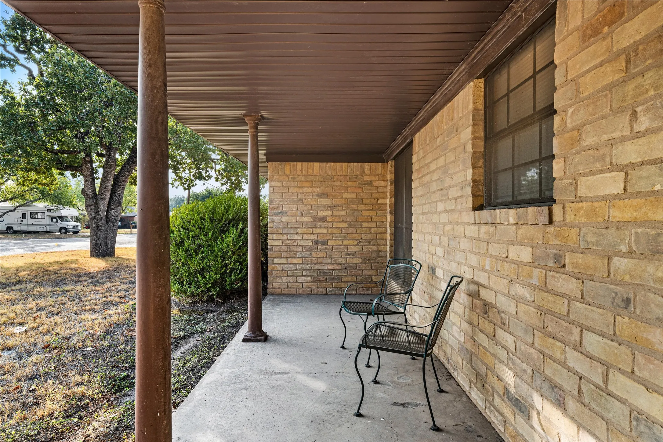 Single Family Residence For Sale in Mc Lennan County , 400 N Walnut Street, Waco, Texas 76705, 3 Bedroom, 2 Bathroom, 2 Garage spaces, 1,656 Sqft, built in 1978, mls#21394905, Real Estate Agent in Waco, Homes For Sale in Mc Lennan county, Homes For Sale in Waco, Realtor in Waco Texas, Real Estate Brokerage Independent Realty Texas, Luminita Cordes Realtor