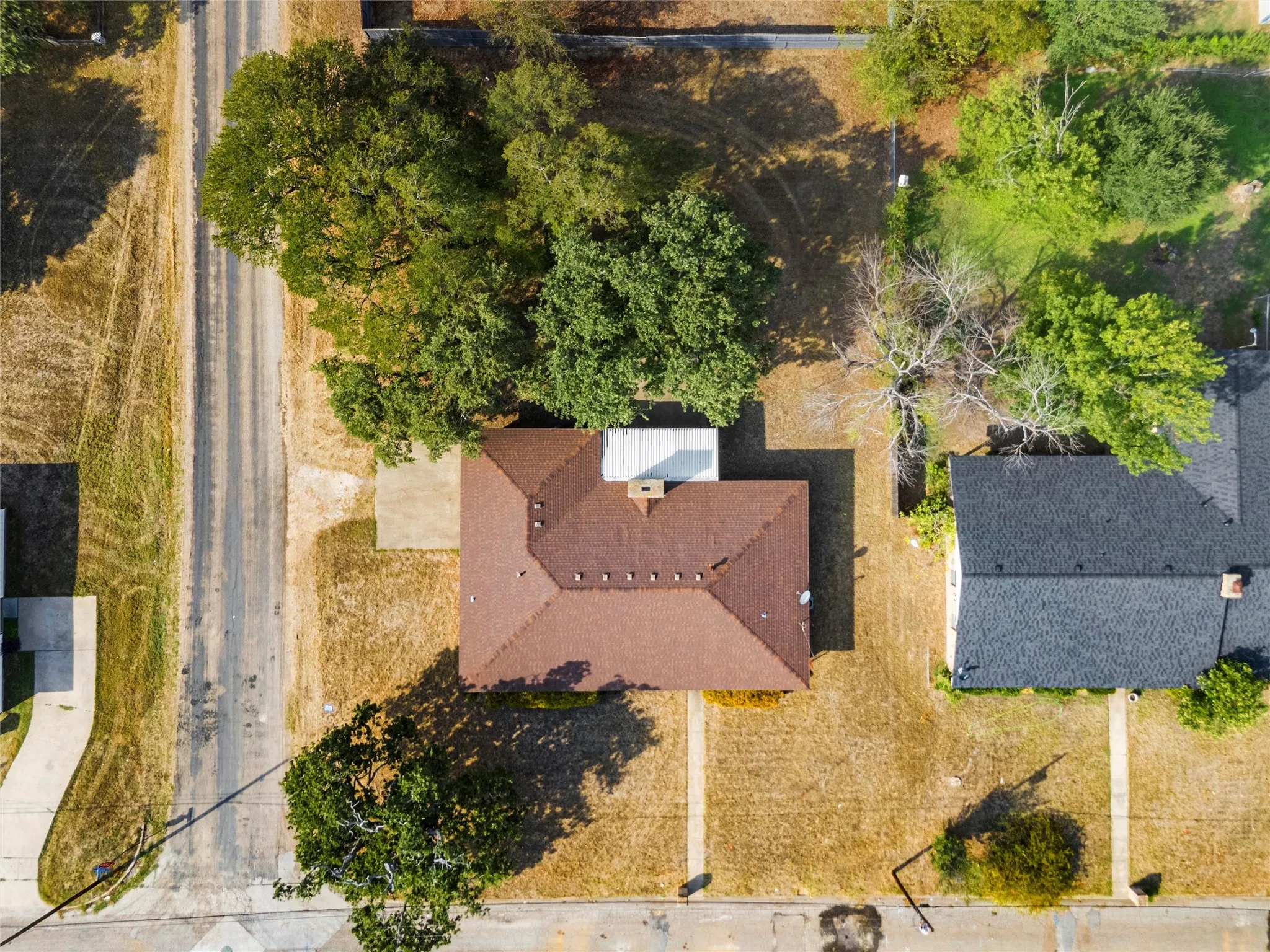 Single Family Residence For Sale in Mc Lennan County , 400 N Walnut Street, Waco, Texas 76705, 3 Bedroom, 2 Bathroom, 2 Garage spaces, 1,656 Sqft, built in 1978, mls#21394905, Real Estate Agent in Waco, Homes For Sale in Mc Lennan county, Homes For Sale in Waco, Realtor in Waco Texas, Real Estate Brokerage Independent Realty Texas, Luminita Cordes Realtor