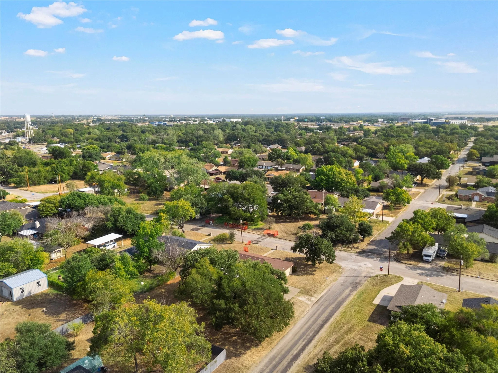 Single Family Residence For Sale in Mc Lennan County , 400 N Walnut Street, Waco, Texas 76705, 3 Bedroom, 2 Bathroom, 2 Garage spaces, 1,656 Sqft, built in 1978, mls#21394905, Real Estate Agent in Waco, Homes For Sale in Mc Lennan county, Homes For Sale in Waco, Realtor in Waco Texas, Real Estate Brokerage Independent Realty Texas, Luminita Cordes Realtor