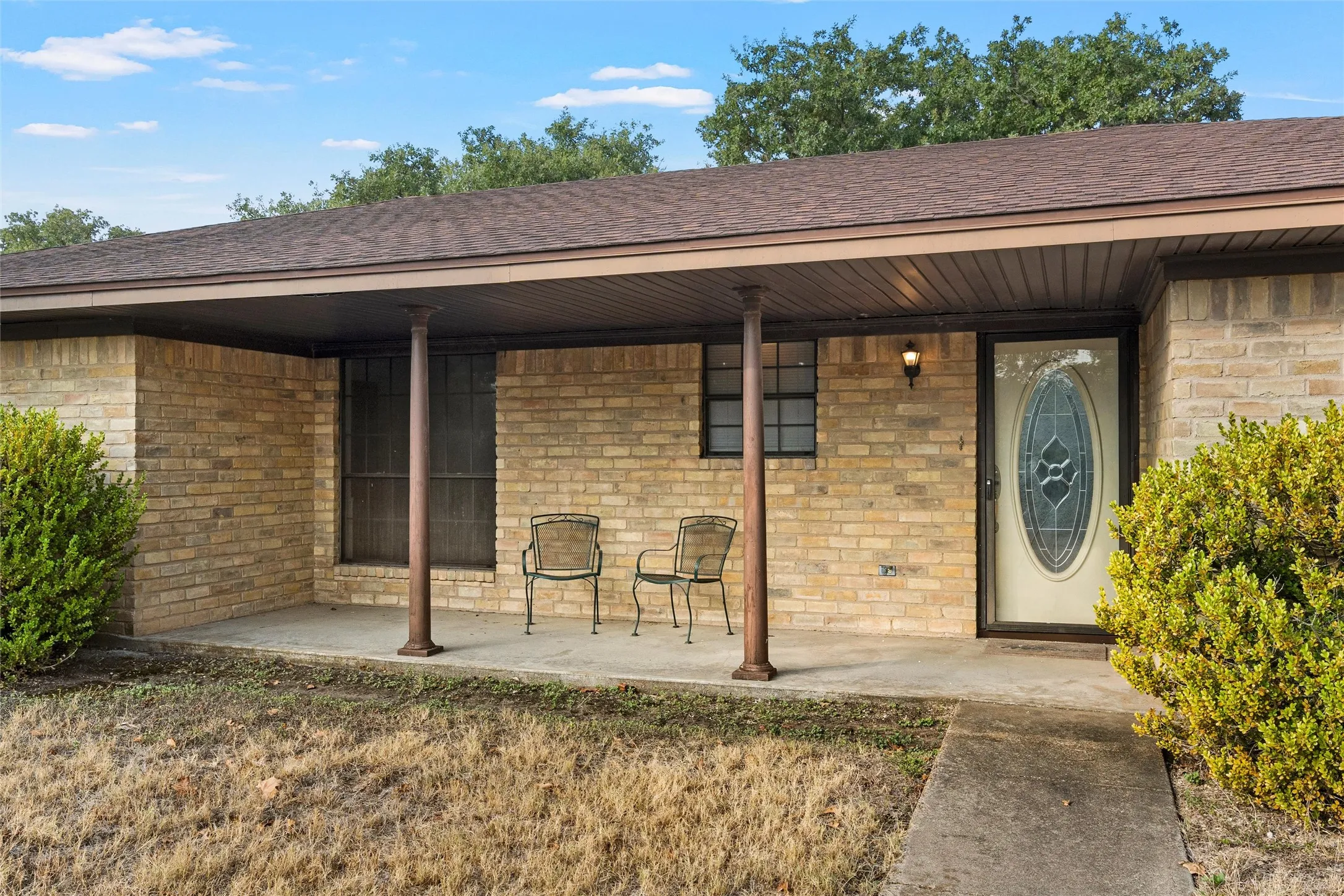 Single Family Residence For Sale in Mc Lennan County , 400 N Walnut Street, Waco, Texas 76705, 3 Bedroom, 2 Bathroom, 2 Garage spaces, 1,656 Sqft, built in 1978, mls#21394905, Real Estate Agent in Waco, Homes For Sale in Mc Lennan county, Homes For Sale in Waco, Realtor in Waco Texas, Real Estate Brokerage Independent Realty Texas, Luminita Cordes Realtor