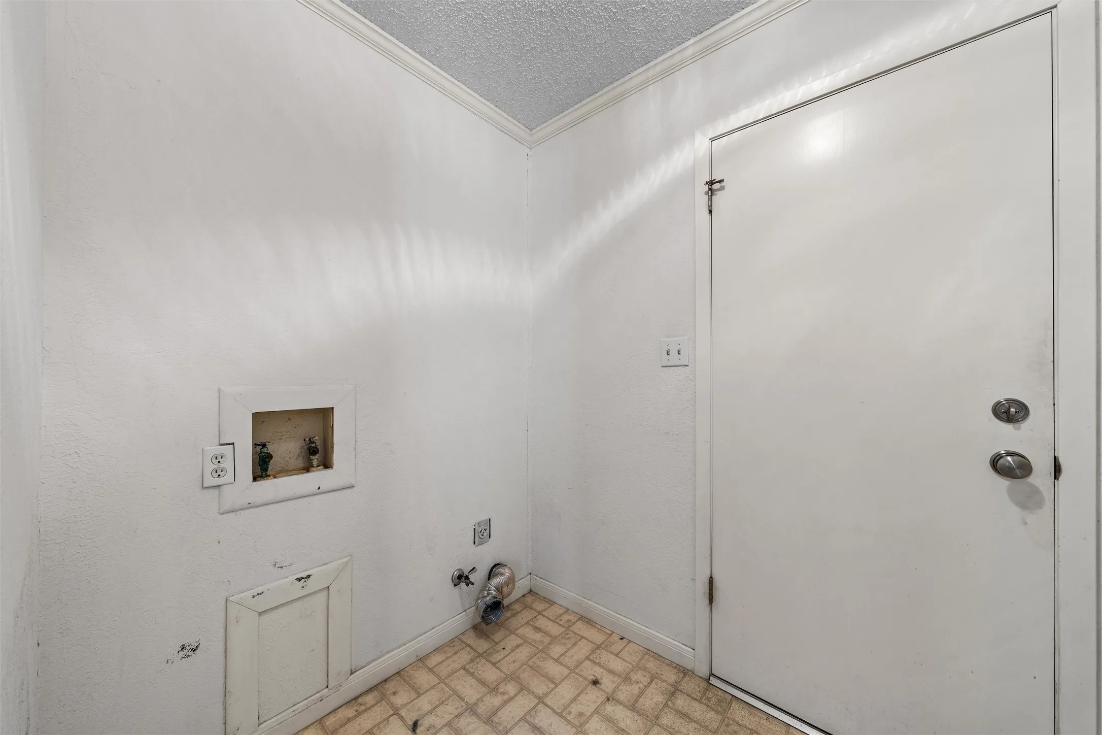 Single Family Residence For Sale in Mc Lennan County , 400 N Walnut Street, Waco, Texas 76705, 3 Bedroom, 2 Bathroom, 2 Garage spaces, 1,656 Sqft, built in 1978, mls#21394905, Real Estate Agent in Waco, Homes For Sale in Mc Lennan county, Homes For Sale in Waco, Realtor in Waco Texas, Real Estate Brokerage Independent Realty Texas, Luminita Cordes Realtor