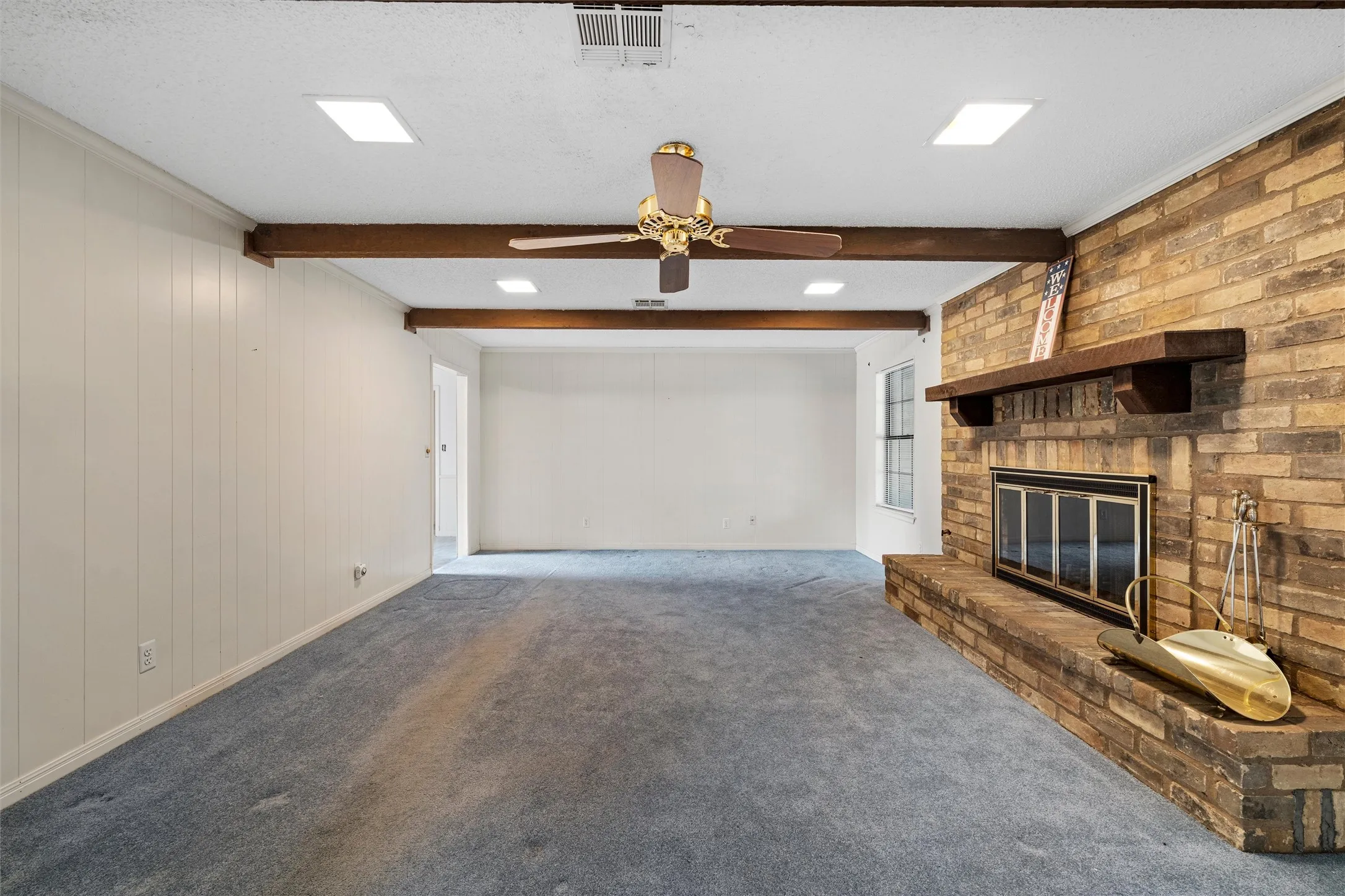 Single Family Residence For Sale in Mc Lennan County , 400 N Walnut Street, Waco, Texas 76705, 3 Bedroom, 2 Bathroom, 2 Garage spaces, 1,656 Sqft, built in 1978, mls#21394905, Real Estate Agent in Waco, Homes For Sale in Mc Lennan county, Homes For Sale in Waco, Realtor in Waco Texas, Real Estate Brokerage Independent Realty Texas, Luminita Cordes Realtor