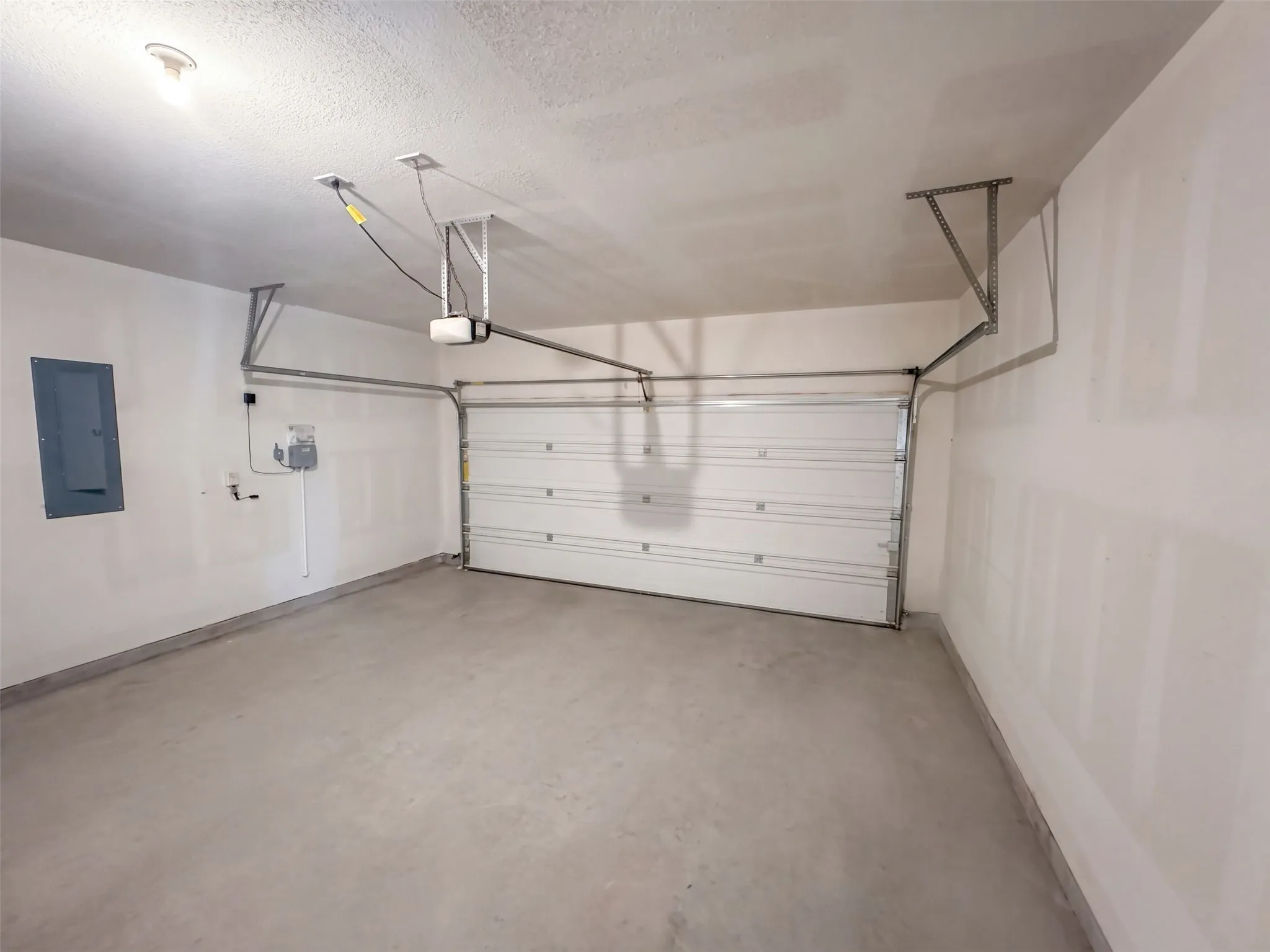Single Family Residence For Sale in Tarrant County , 1728 Jacona Trail, Fort Worth, Texas 76131, 3 Bedroom, 2 Bathroom, 2 Garage spaces, 1,373 Sqft, built in 2015, mls#21397747, Real Estate Agent in Fort Worth, Homes For Sale in Tarrant county, Homes For Sale in Fort Worth, Realtor in Fort Worth Texas, Real Estate Brokerage Independent Realty Texas, Luminita Cordes Realtor