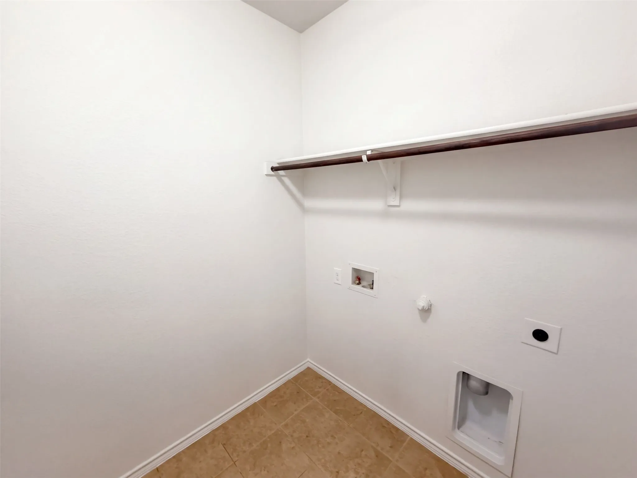 Single Family Residence For Sale in Tarrant County , 1728 Jacona Trail, Fort Worth, Texas 76131, 3 Bedroom, 2 Bathroom, 2 Garage spaces, 1,373 Sqft, built in 2015, mls#21397747, Real Estate Agent in Fort Worth, Homes For Sale in Tarrant county, Homes For Sale in Fort Worth, Realtor in Fort Worth Texas, Real Estate Brokerage Independent Realty Texas, Luminita Cordes Realtor