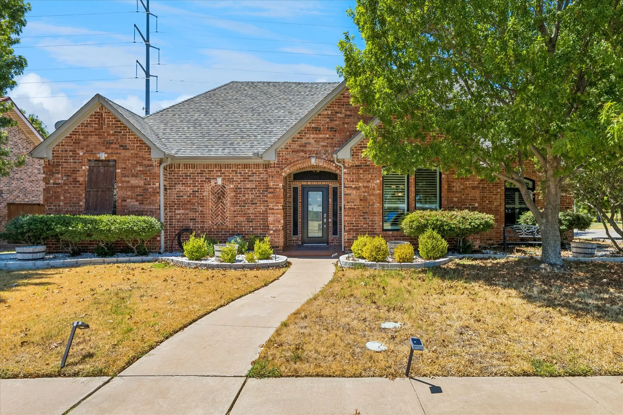 Single Family Residence For Sale in Denton County , 3800 Deer Forest Drive, Denton, Texas 76208, 5 Bedroom, 5 Bathroom, 3 Garage spaces, 2,952 Sqft, built in 1999, mls#21377719, Real Estate Agent in Denton, Homes For Sale in Denton county, Homes For Sale in Denton, Realtor in Denton Texas, Real Estate Brokerage Independent Realty Texas, Luminita Cordes Realtor