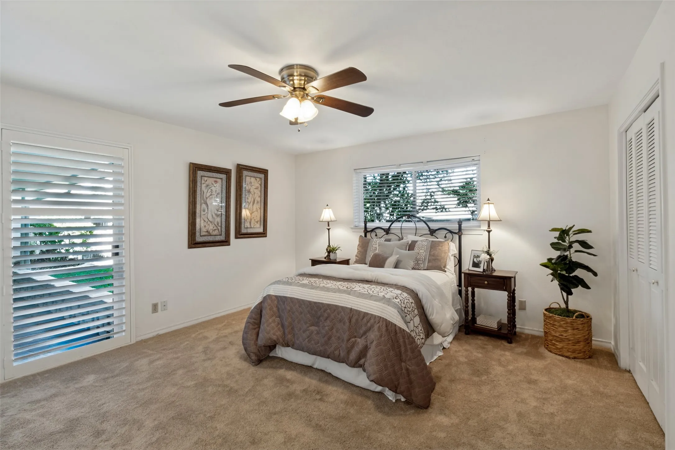 Single Family Residence For Sale in Dallas County , 7625 Woodstone Lane, Dallas, Texas 75248, 5 Bedroom, 3 Bathroom, 2 Garage spaces, 2,720 Sqft, built in 1965, mls#21397753, Real Estate Agent in Dallas, Homes For Sale in Dallas county, Homes For Sale in Dallas, Realtor in Dallas Texas, Real Estate Brokerage Independent Realty Texas, Luminita Cordes Realtor