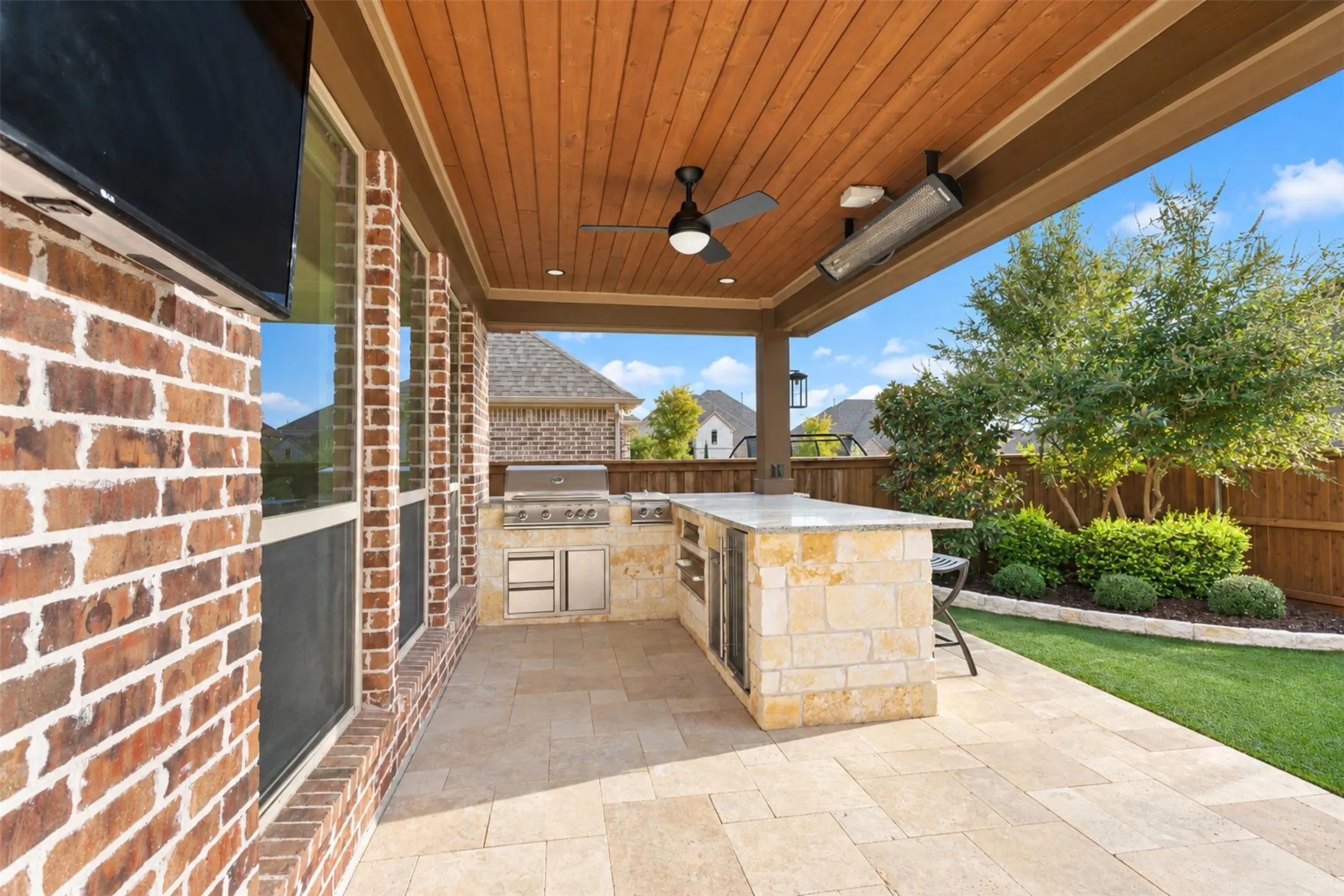 Outdoor kitchen