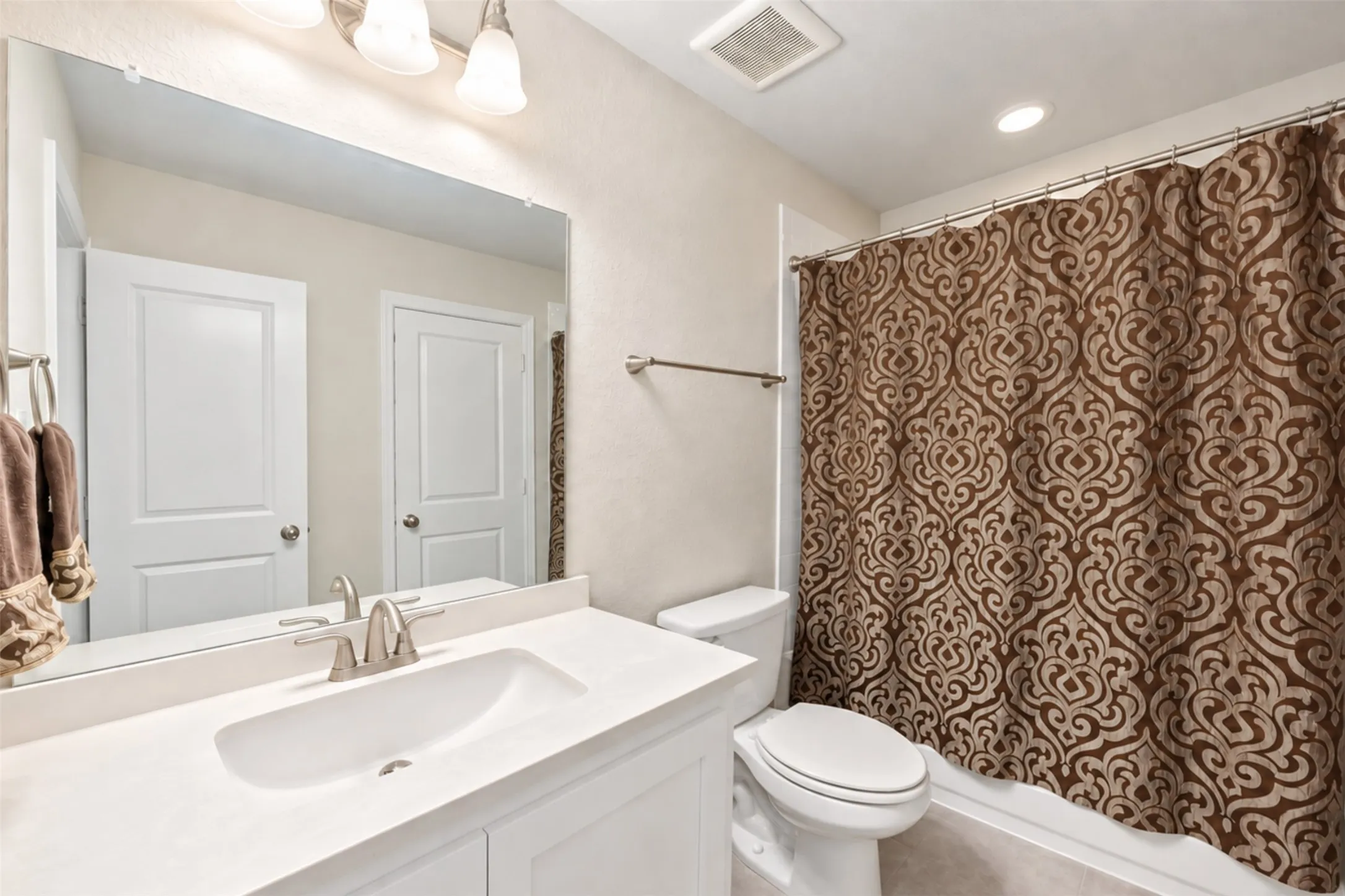 Single Family Residence For Sale in Collin County , 14027 Wheatfield Lane, Frisco, Texas 75035, 4 Bedroom, 5 Bathroom, 3 Garage spaces, 3,696 Sqft, built in 2018, mls#21397760, Real Estate Agent in Frisco, Homes For Sale in Collin county, Homes For Sale in Frisco, Realtor in Frisco Texas, Real Estate Brokerage Independent Realty Texas, Luminita Cordes Realtor