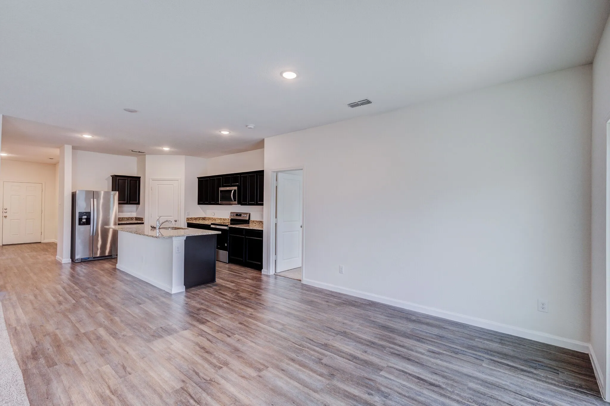 Single Family Residence For Rent in Collin County , 817 Cedar Elm Drive, Anna, Texas 75409, 4 Bedroom, 2 Bathroom, 2 Garage spaces, 1,884 Sqft, built in 2021, mls#21397584, Real Estate Agent in Anna, Homes For Rent in Collin county, Homes For Rent in Anna, Realtor in Anna Texas, Real Estate Brokerage Independent Realty Texas, Luminita Cordes Realtor