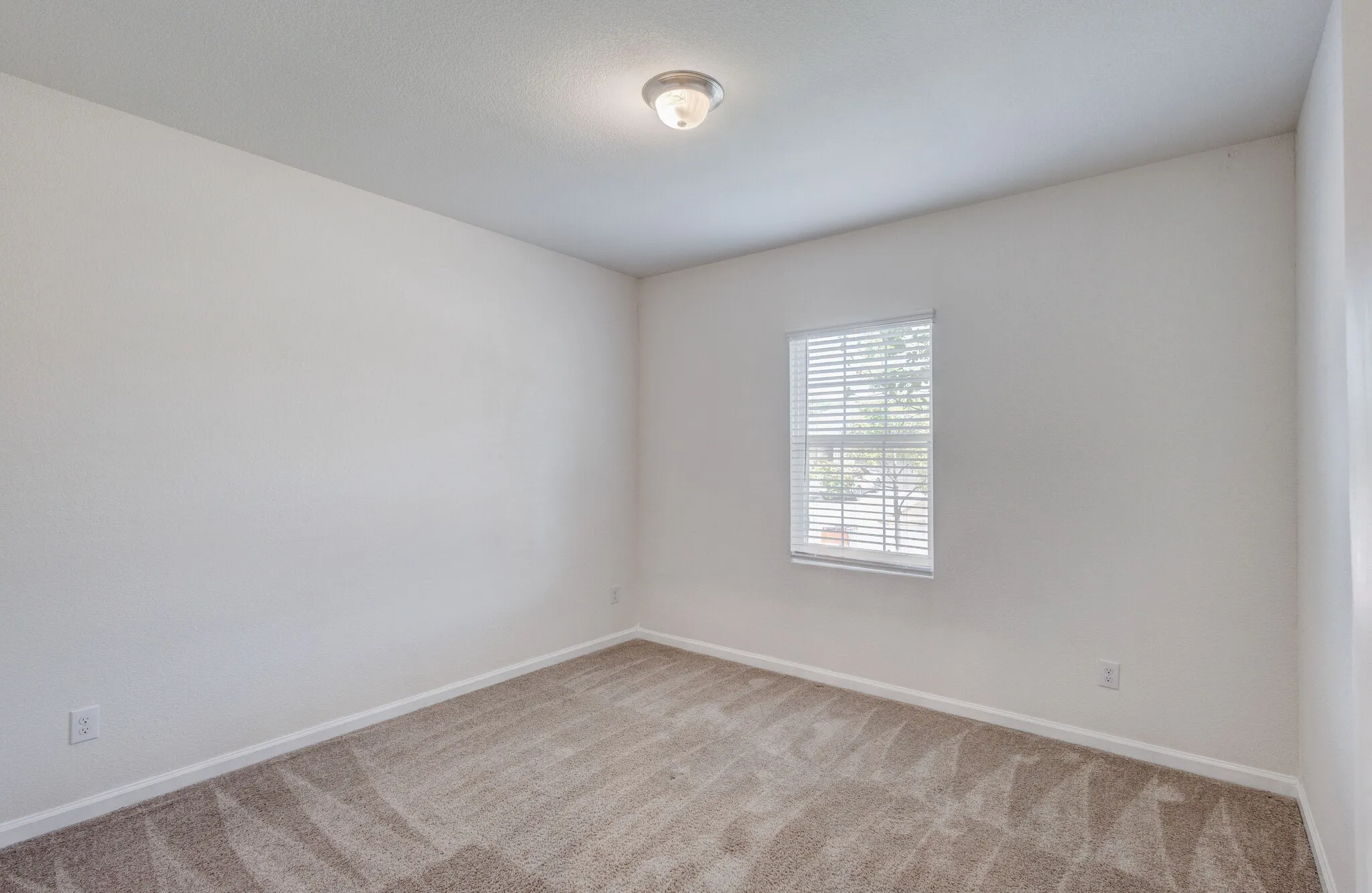 Single Family Residence For Rent in Collin County , 817 Cedar Elm Drive, Anna, Texas 75409, 4 Bedroom, 2 Bathroom, 2 Garage spaces, 1,884 Sqft, built in 2021, mls#21397584, Real Estate Agent in Anna, Homes For Rent in Collin county, Homes For Rent in Anna, Realtor in Anna Texas, Real Estate Brokerage Independent Realty Texas, Luminita Cordes Realtor