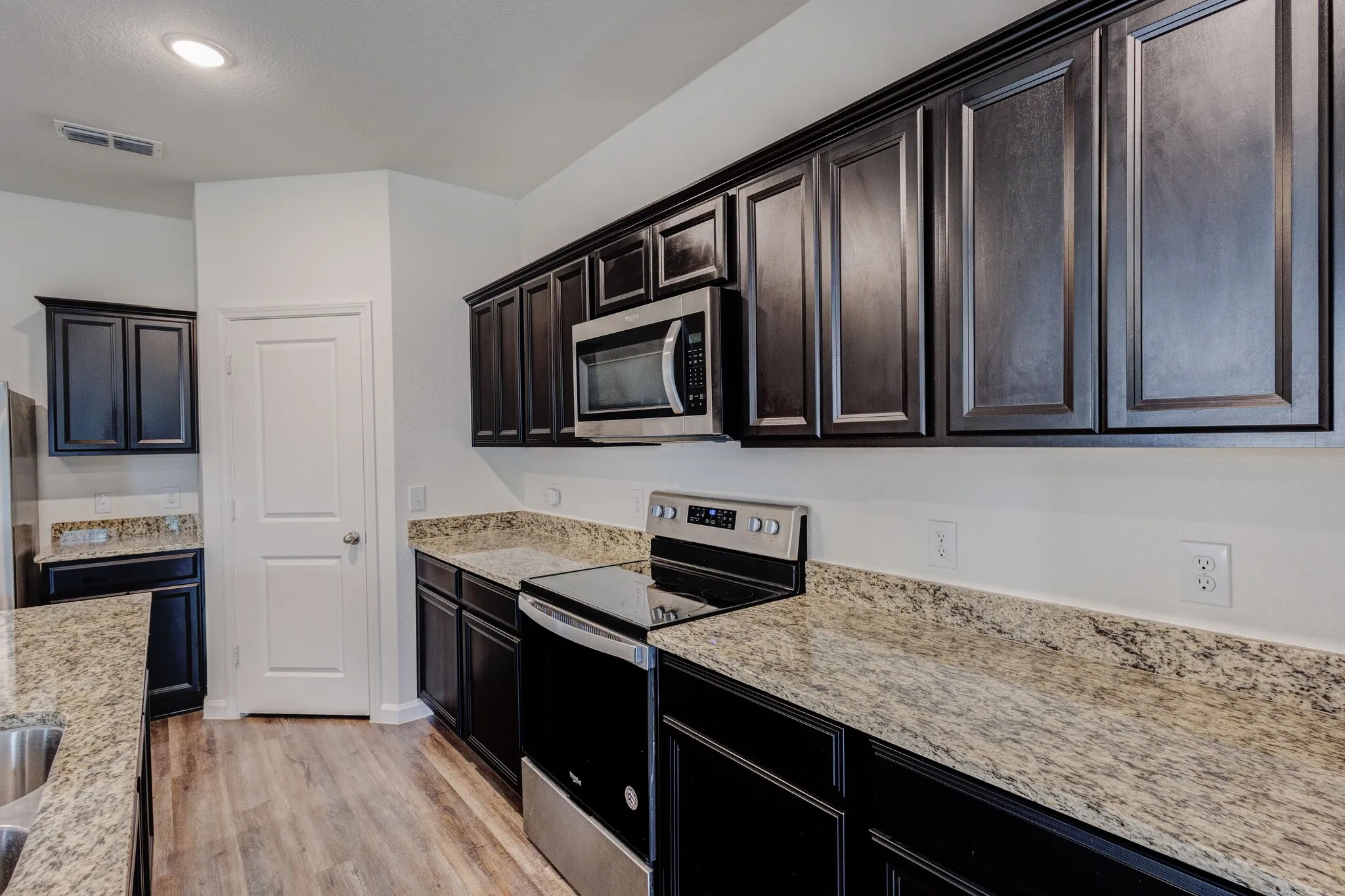 Single Family Residence For Rent in Collin County , 817 Cedar Elm Drive, Anna, Texas 75409, 4 Bedroom, 2 Bathroom, 2 Garage spaces, 1,884 Sqft, built in 2021, mls#21397584, Real Estate Agent in Anna, Homes For Rent in Collin county, Homes For Rent in Anna, Realtor in Anna Texas, Real Estate Brokerage Independent Realty Texas, Luminita Cordes Realtor