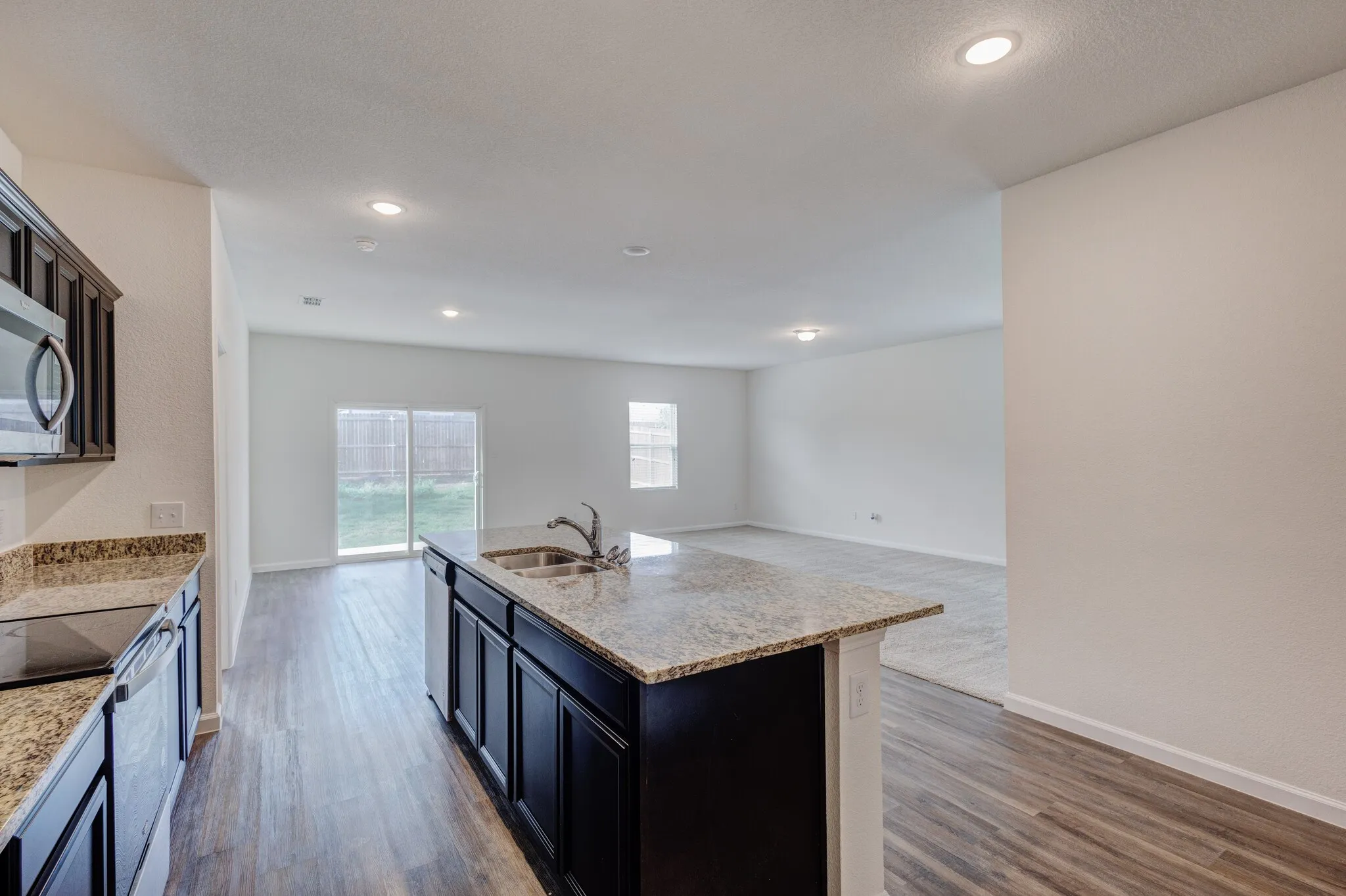 Single Family Residence For Rent in Collin County , 817 Cedar Elm Drive, Anna, Texas 75409, 4 Bedroom, 2 Bathroom, 2 Garage spaces, 1,884 Sqft, built in 2021, mls#21397584, Real Estate Agent in Anna, Homes For Rent in Collin county, Homes For Rent in Anna, Realtor in Anna Texas, Real Estate Brokerage Independent Realty Texas, Luminita Cordes Realtor