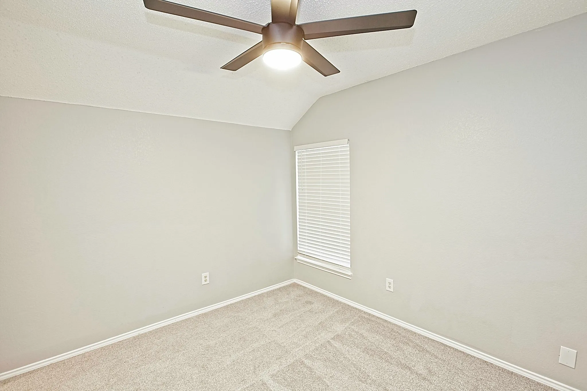 Single Family Residence For Rent in Denton County , 1379 Honeysuckle Lane, Lewisville, Texas 75077, 3 Bedroom, 2 Bathroom, 2 Garage spaces, 1,553 Sqft, built in 1996, mls#21397766, Real Estate Agent in Lewisville, Homes For Rent in Denton county, Homes For Rent in Lewisville, Realtor in Lewisville Texas, Real Estate Brokerage Independent Realty Texas, Luminita Cordes Realtor