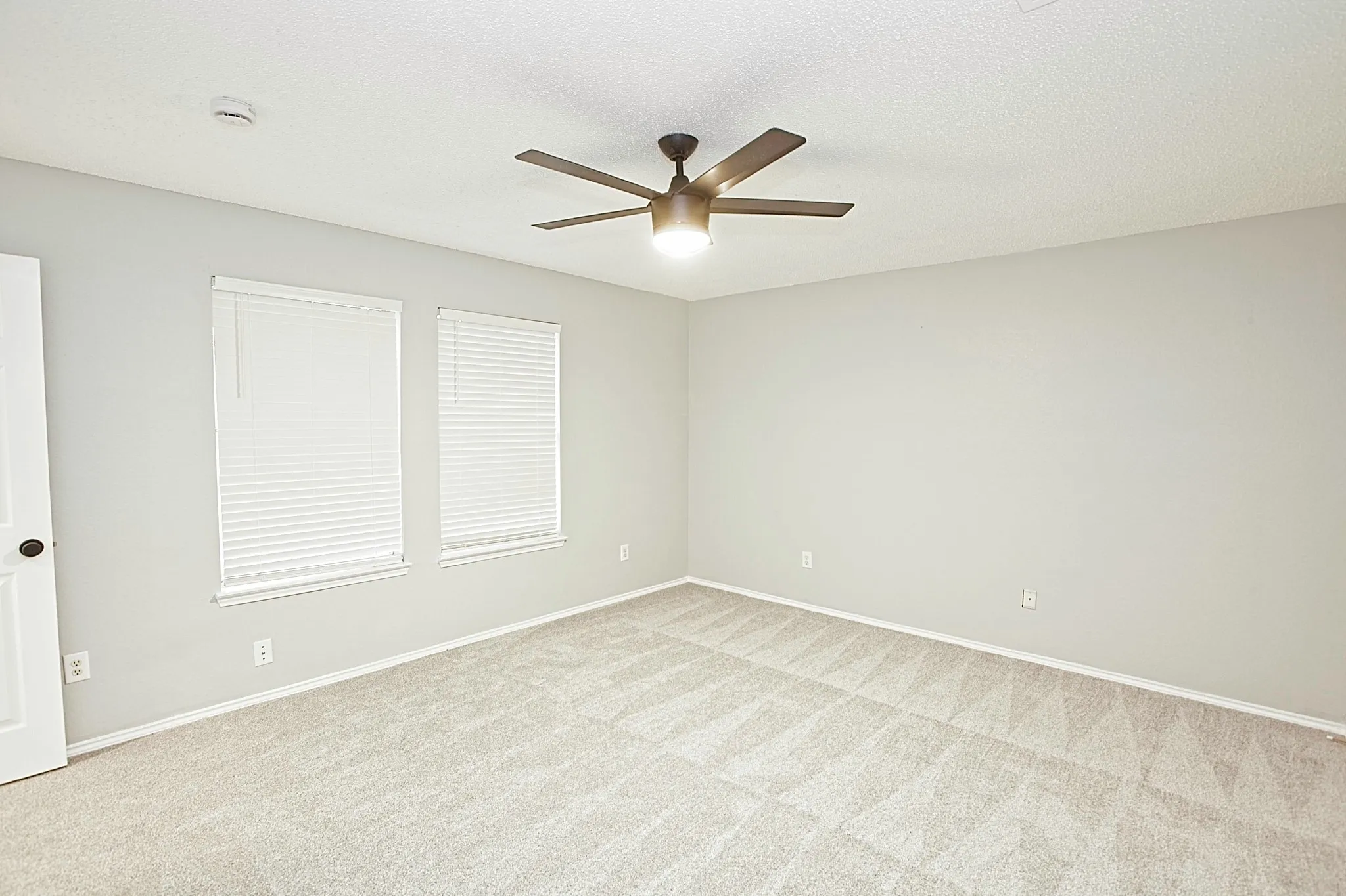 Single Family Residence For Rent in Denton County , 1379 Honeysuckle Lane, Lewisville, Texas 75077, 3 Bedroom, 2 Bathroom, 2 Garage spaces, 1,553 Sqft, built in 1996, mls#21397766, Real Estate Agent in Lewisville, Homes For Rent in Denton county, Homes For Rent in Lewisville, Realtor in Lewisville Texas, Real Estate Brokerage Independent Realty Texas, Luminita Cordes Realtor