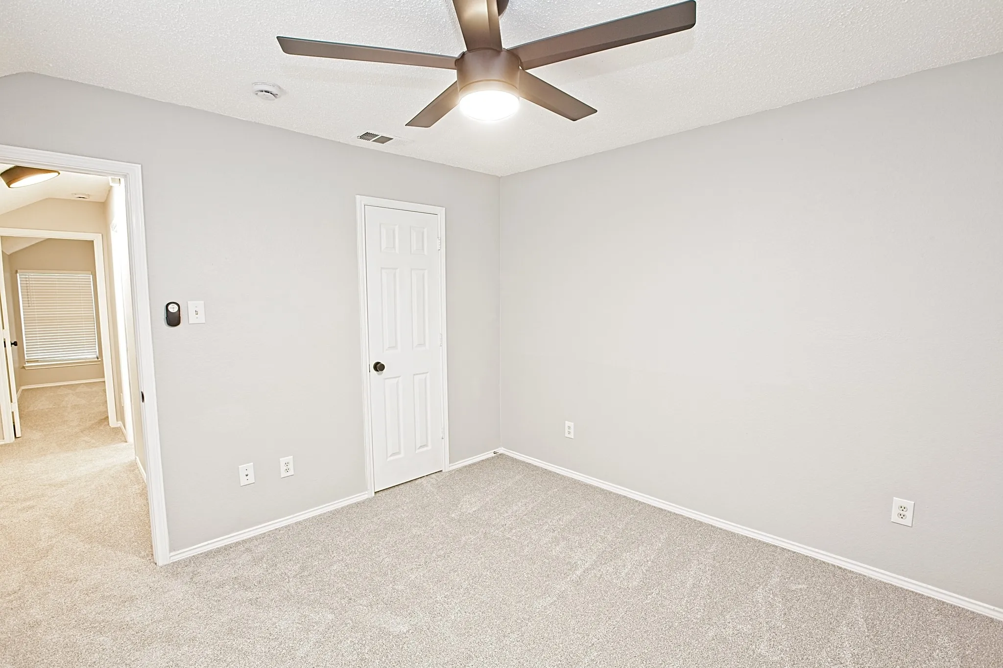 Single Family Residence For Rent in Denton County , 1379 Honeysuckle Lane, Lewisville, Texas 75077, 3 Bedroom, 2 Bathroom, 2 Garage spaces, 1,553 Sqft, built in 1996, mls#21397766, Real Estate Agent in Lewisville, Homes For Rent in Denton county, Homes For Rent in Lewisville, Realtor in Lewisville Texas, Real Estate Brokerage Independent Realty Texas, Luminita Cordes Realtor